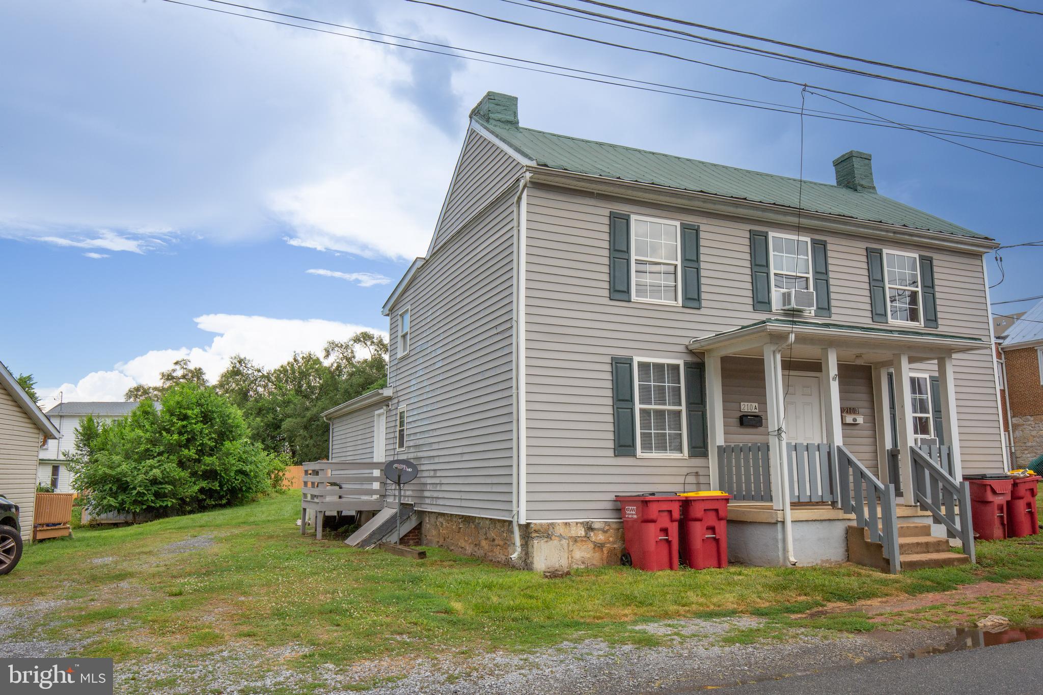 DOWNTOWN CHARLES TOWN - Residential Lease