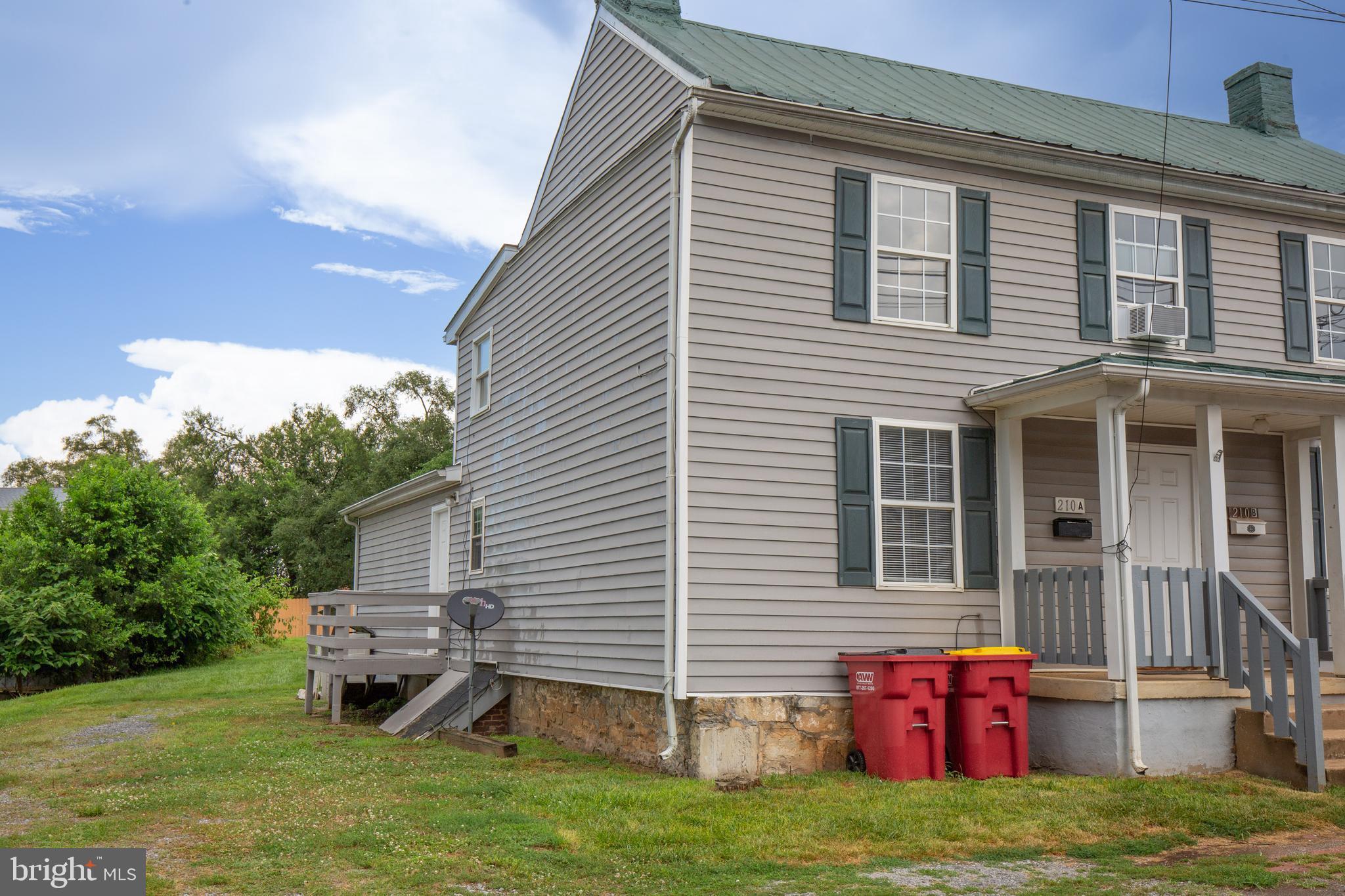 DOWNTOWN CHARLES TOWN - Residential Lease