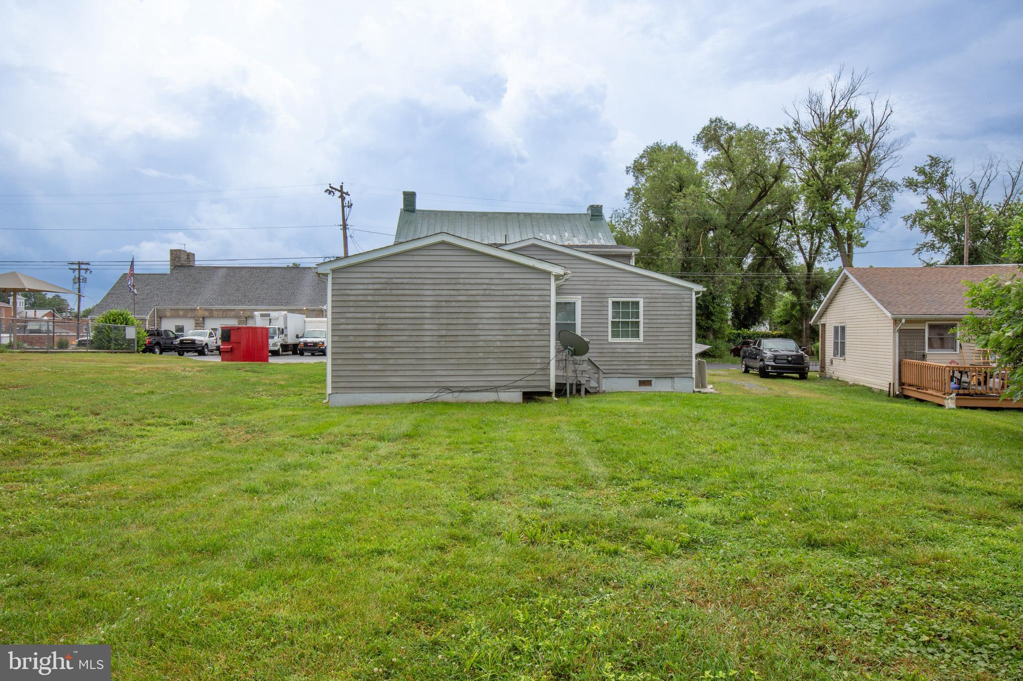 DOWNTOWN CHARLES TOWN - Residential Lease