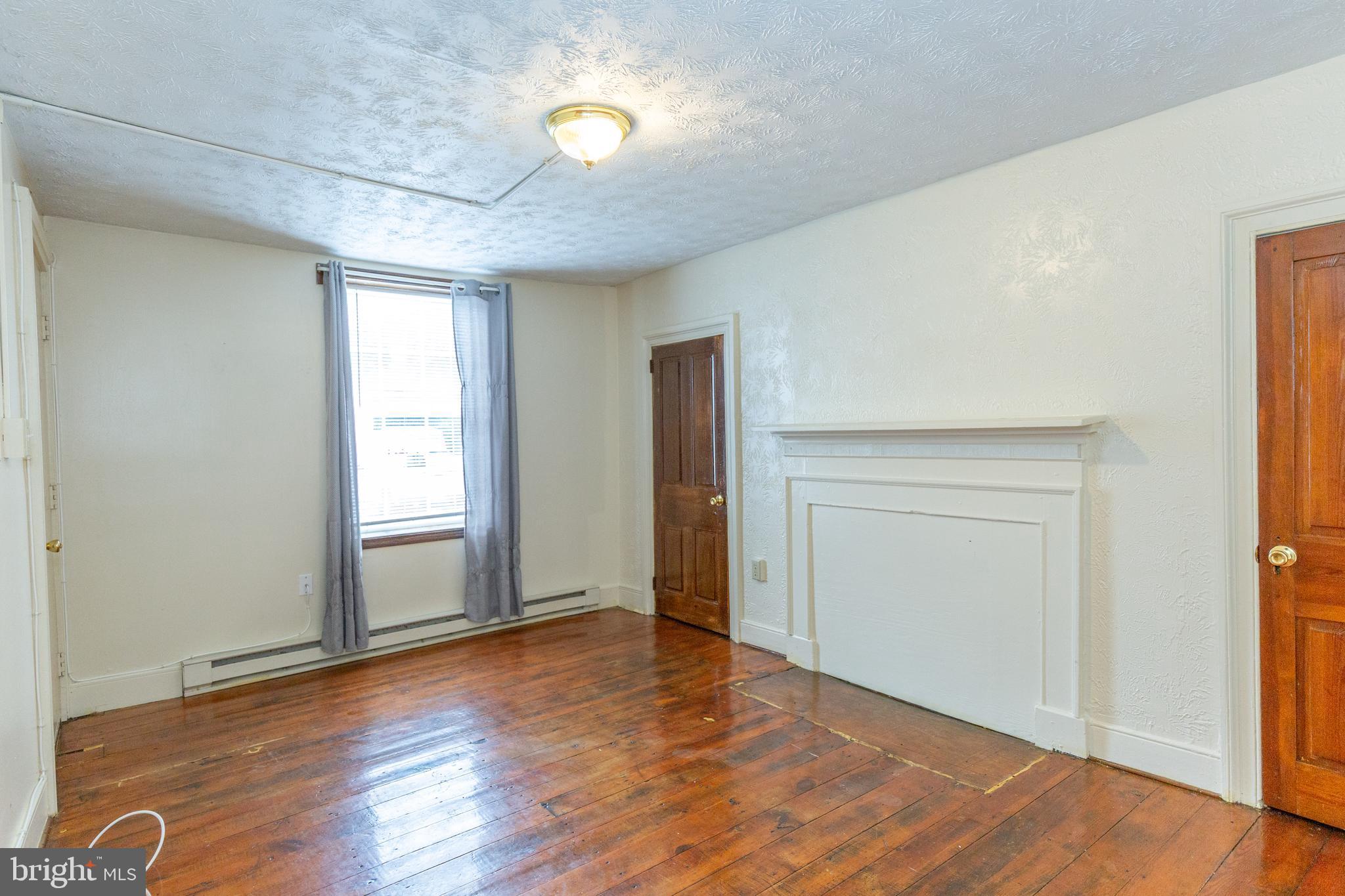 DOWNTOWN CHARLES TOWN - Residential Lease