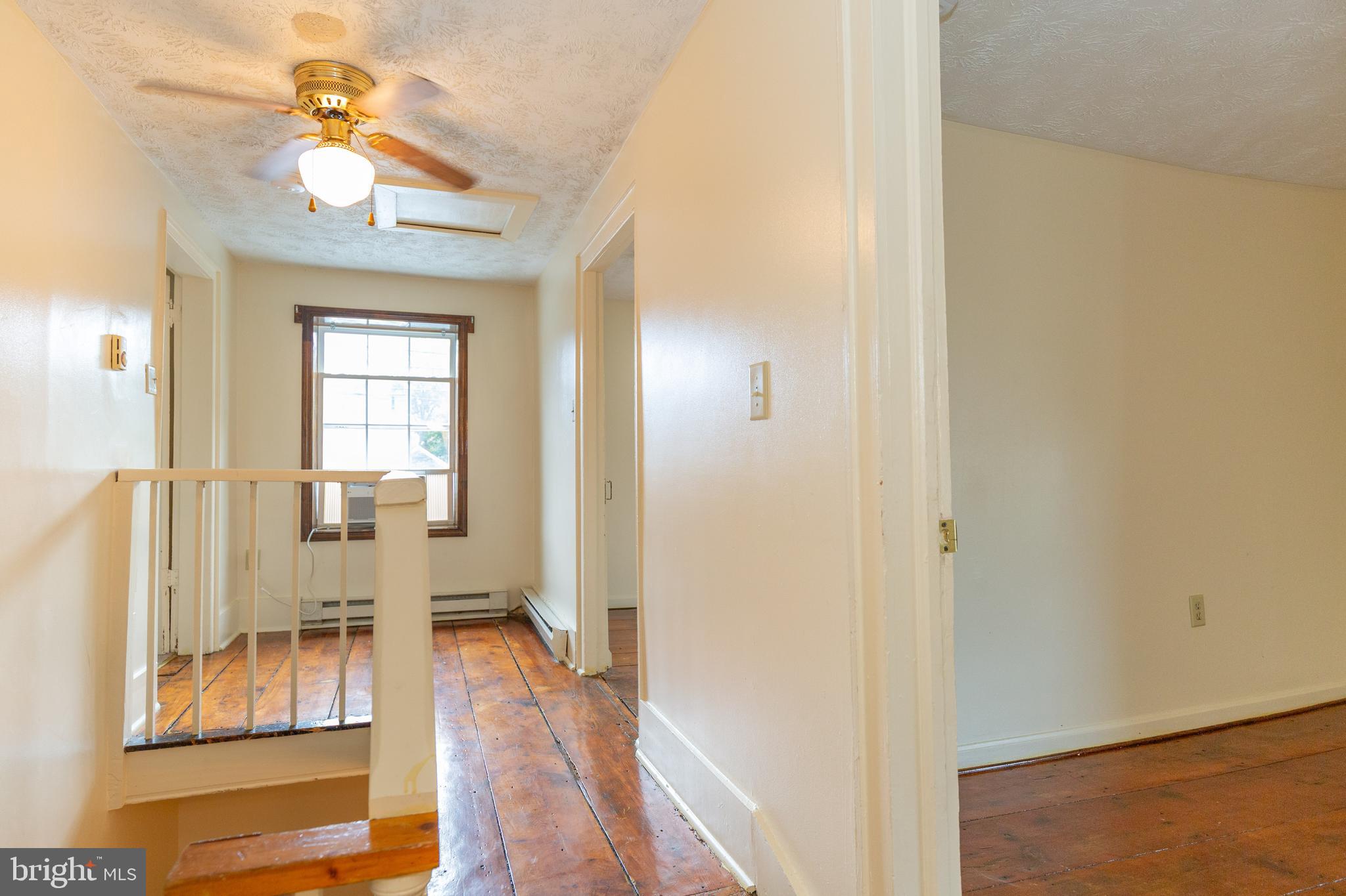 DOWNTOWN CHARLES TOWN - Residential Lease