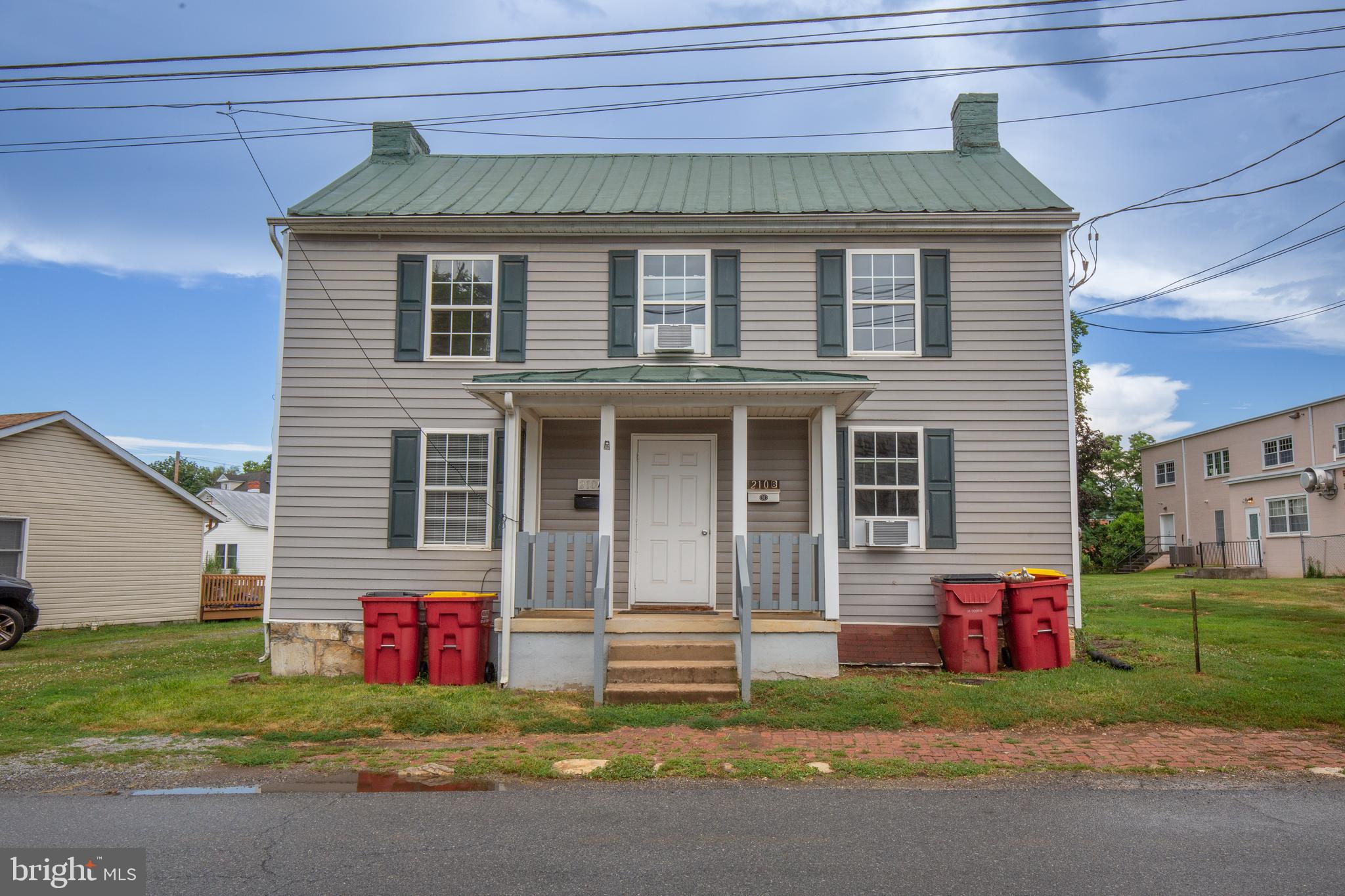 DOWNTOWN CHARLES TOWN - Residential Lease