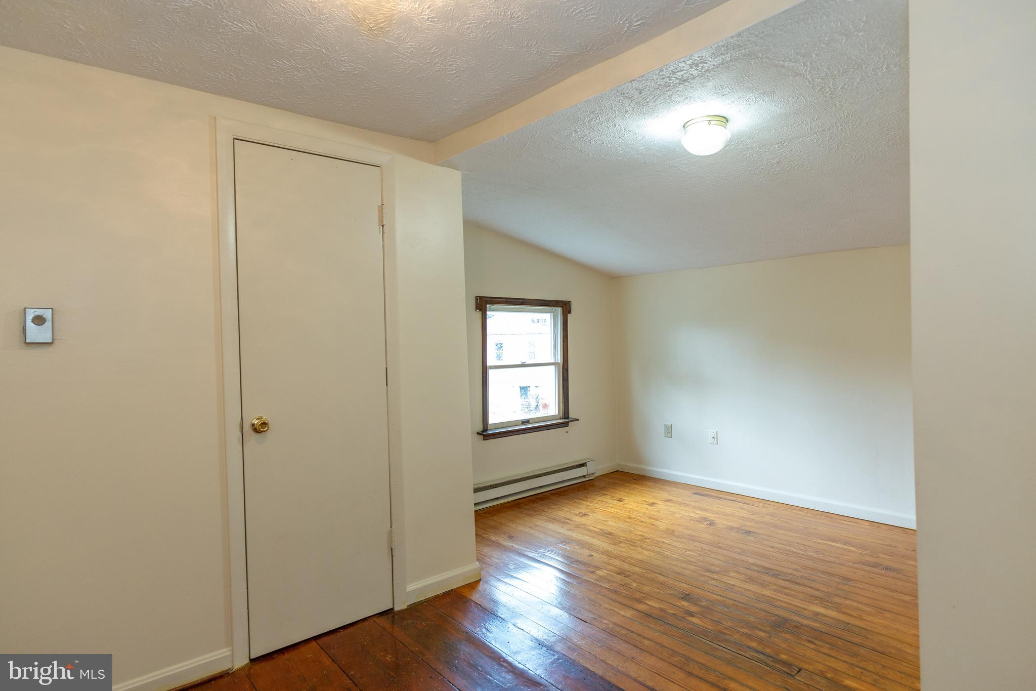 DOWNTOWN CHARLES TOWN - Residential Lease