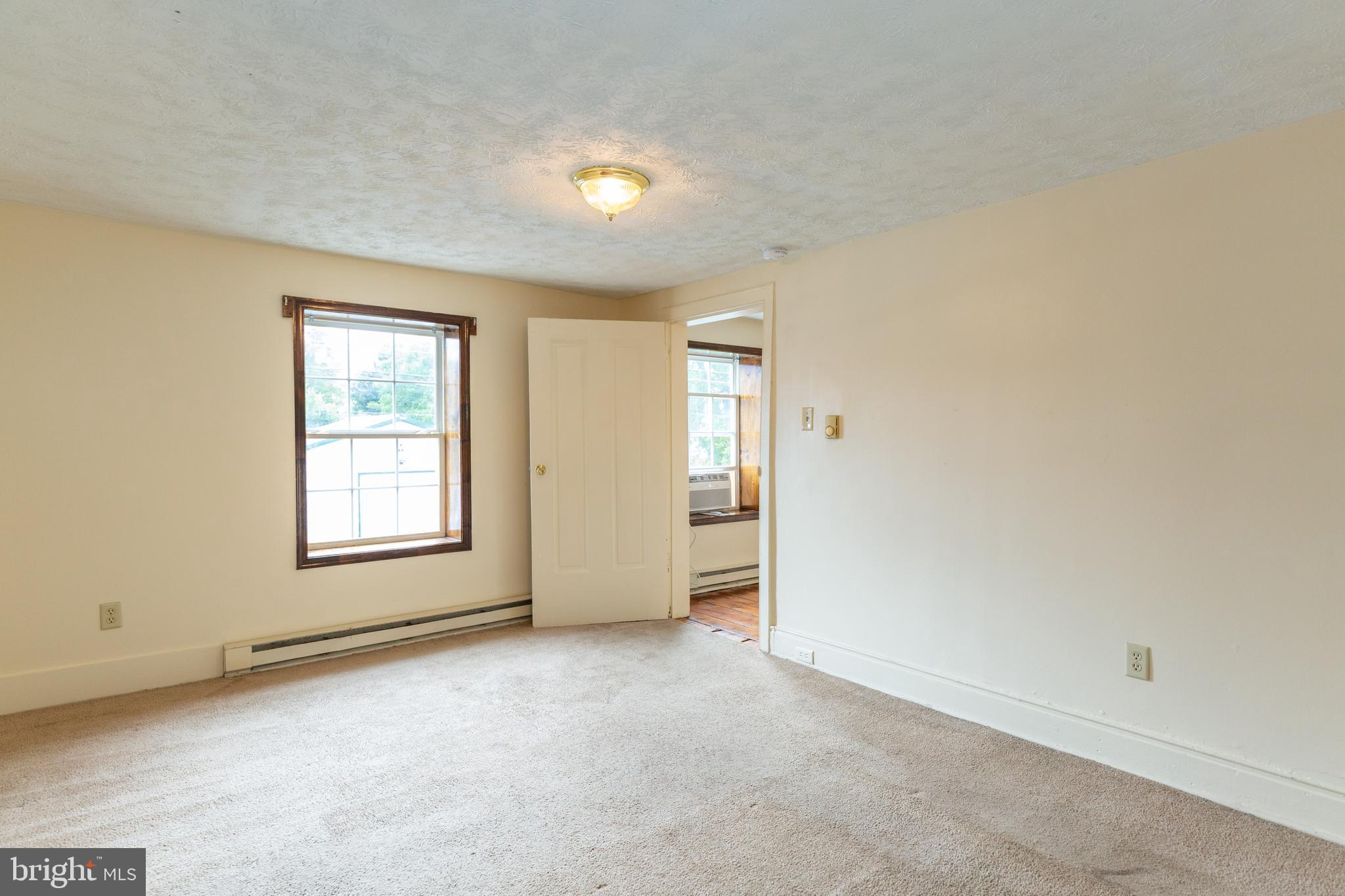 DOWNTOWN CHARLES TOWN - Residential Lease