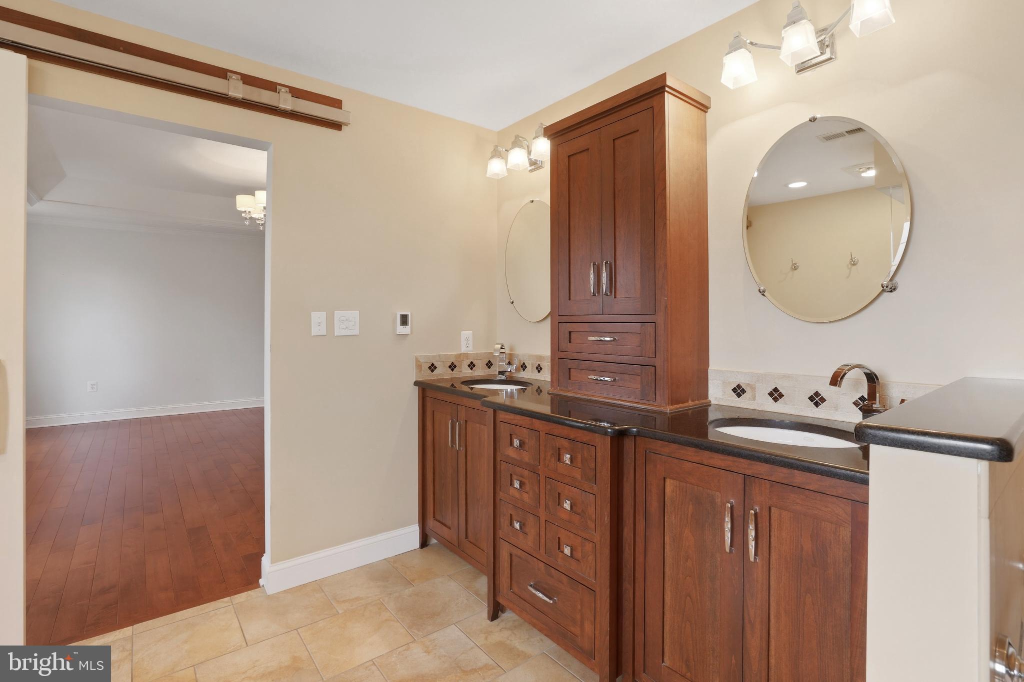 HERMITAGE - Residential