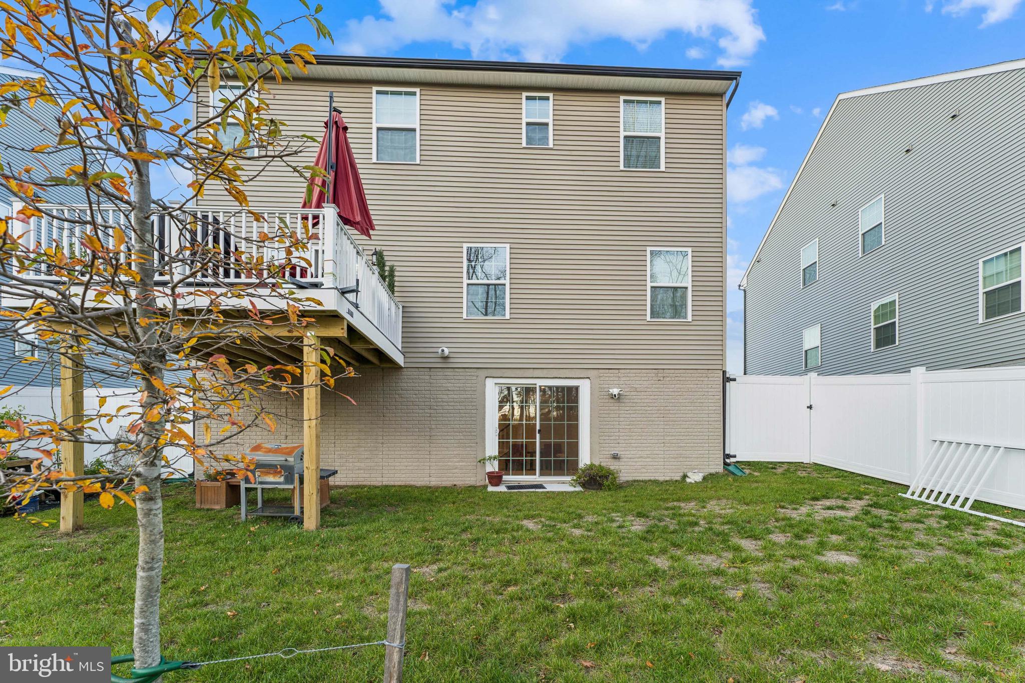 15542 TWIN RIVER CIR