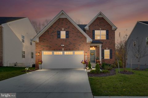 Photo of 15542 Twin River Cir, BOWIE, MD 20716 (MLS # MDPG2182300)