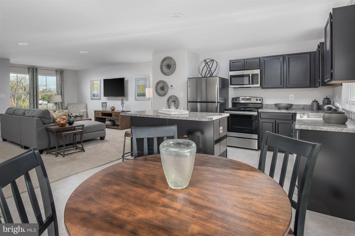 THE SEASONS - Residential