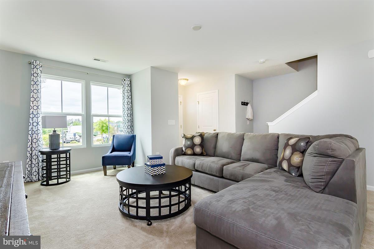 THE SEASONS - Residential