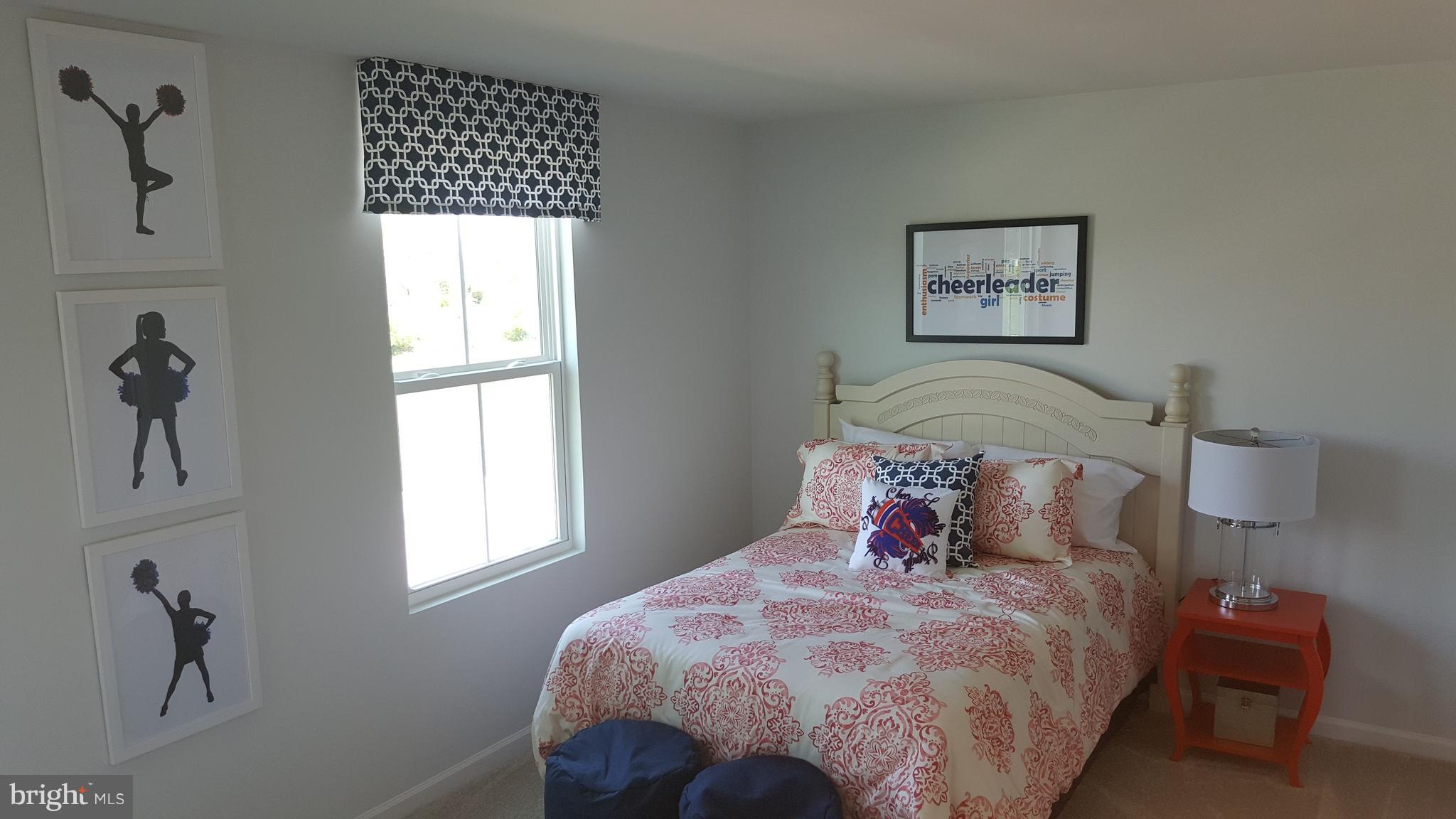 THE SEASONS - Residential