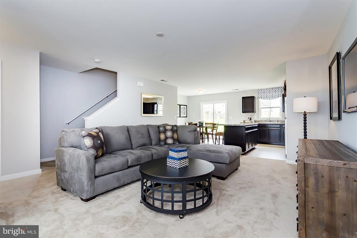 THE SEASONS - Residential