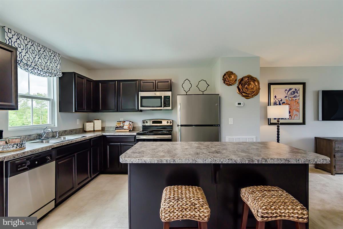 THE SEASONS - Residential