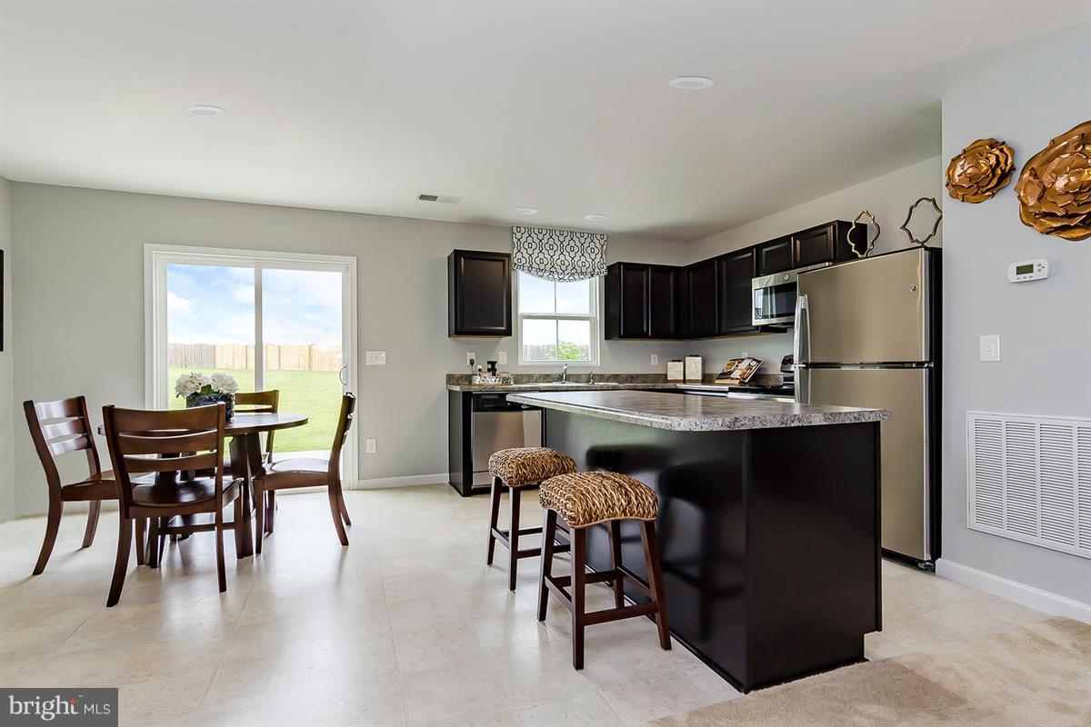 THE SEASONS - Residential