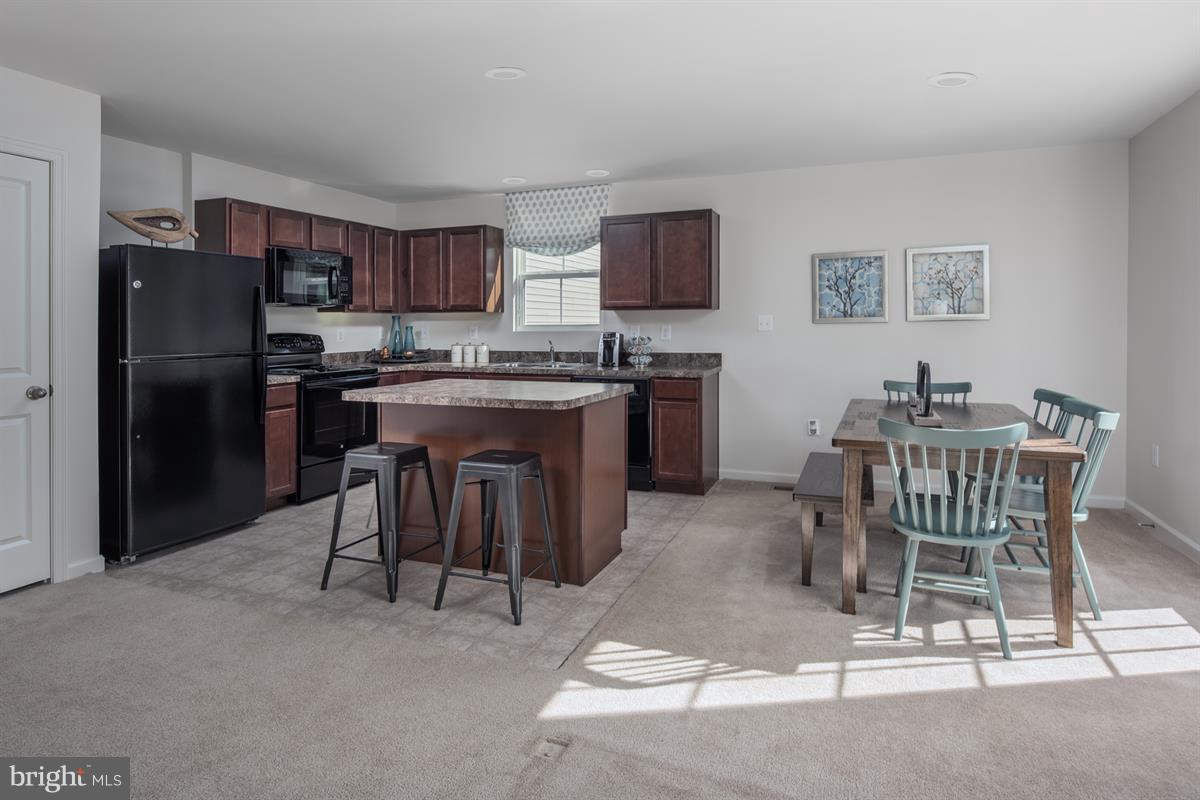 THE SEASONS - Residential