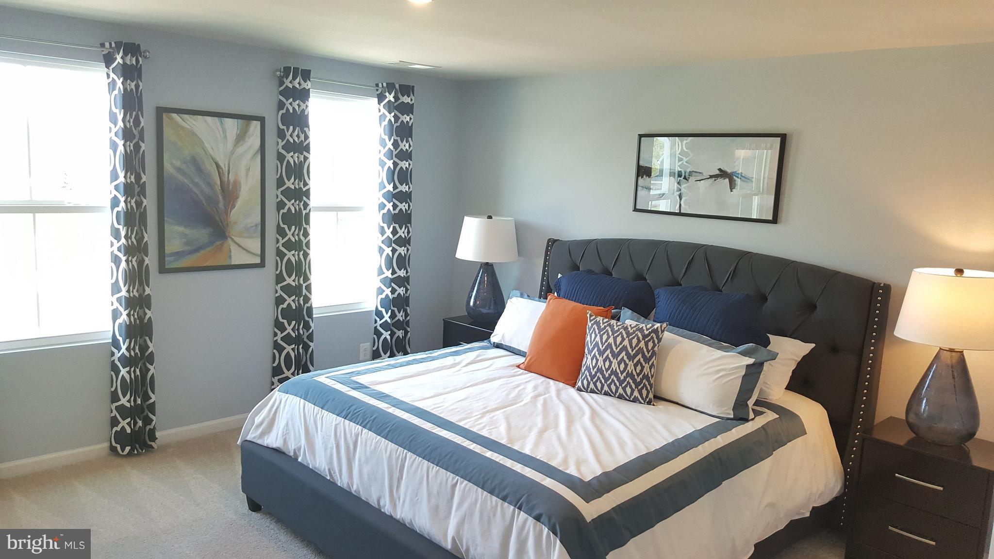 THE SEASONS - Residential