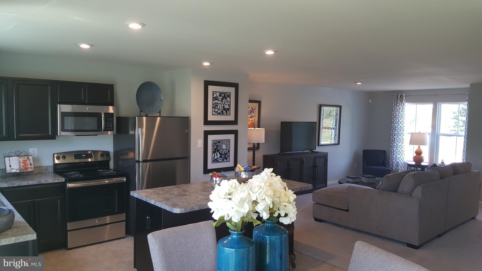 THE SEASONS - Residential