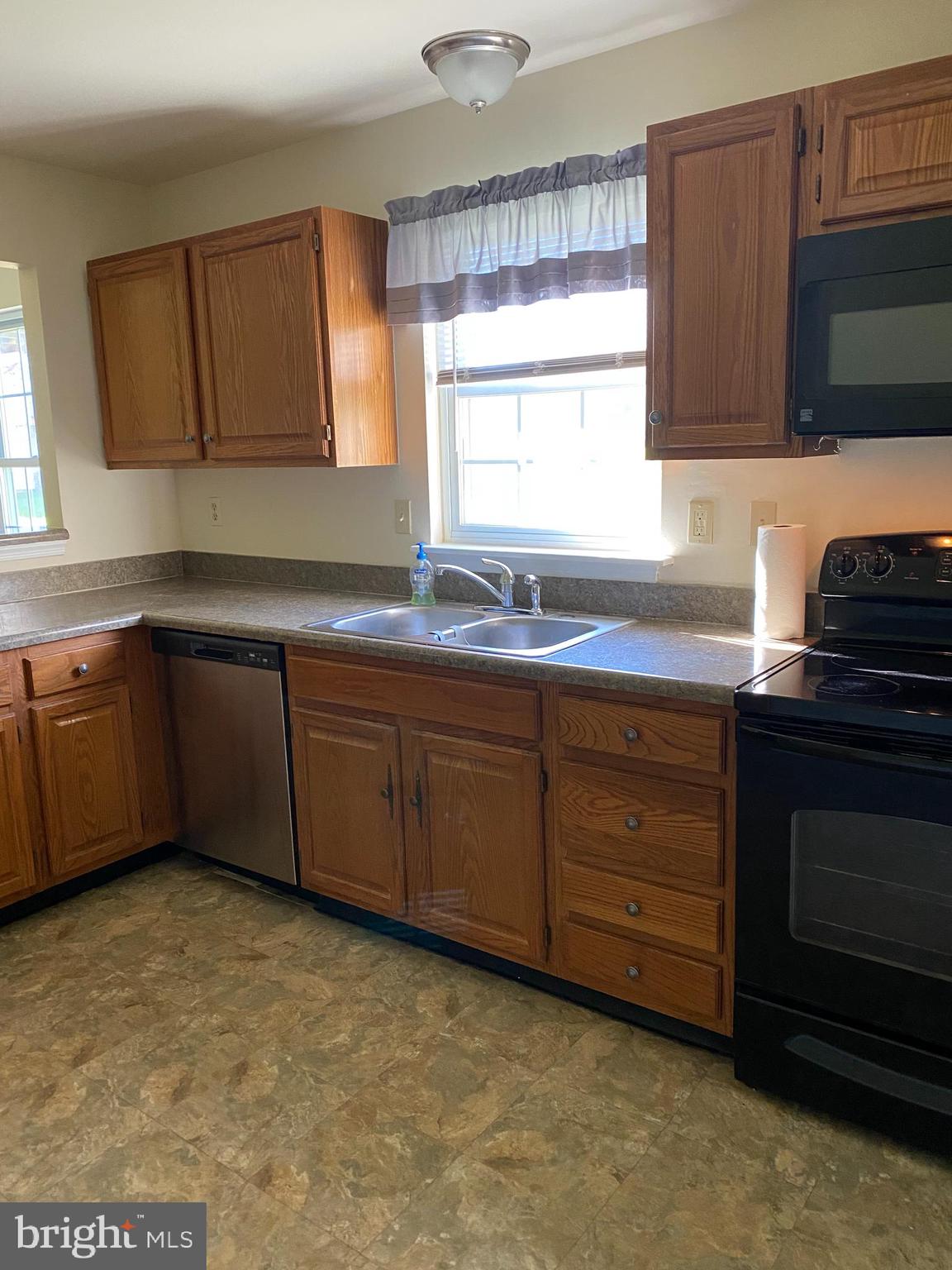 STONE HILL FARMS - Residential Lease