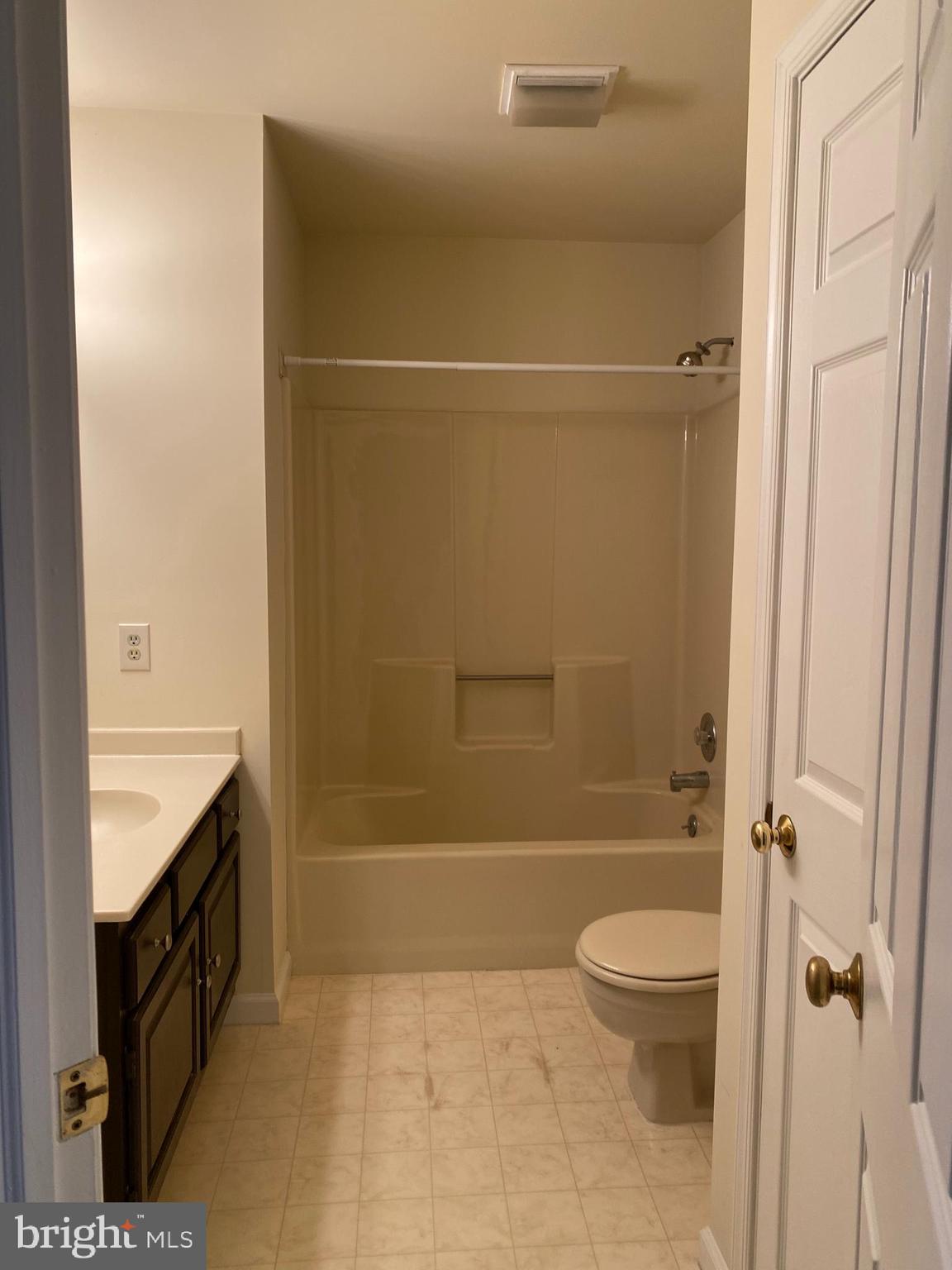 STONE HILL FARMS - Residential Lease