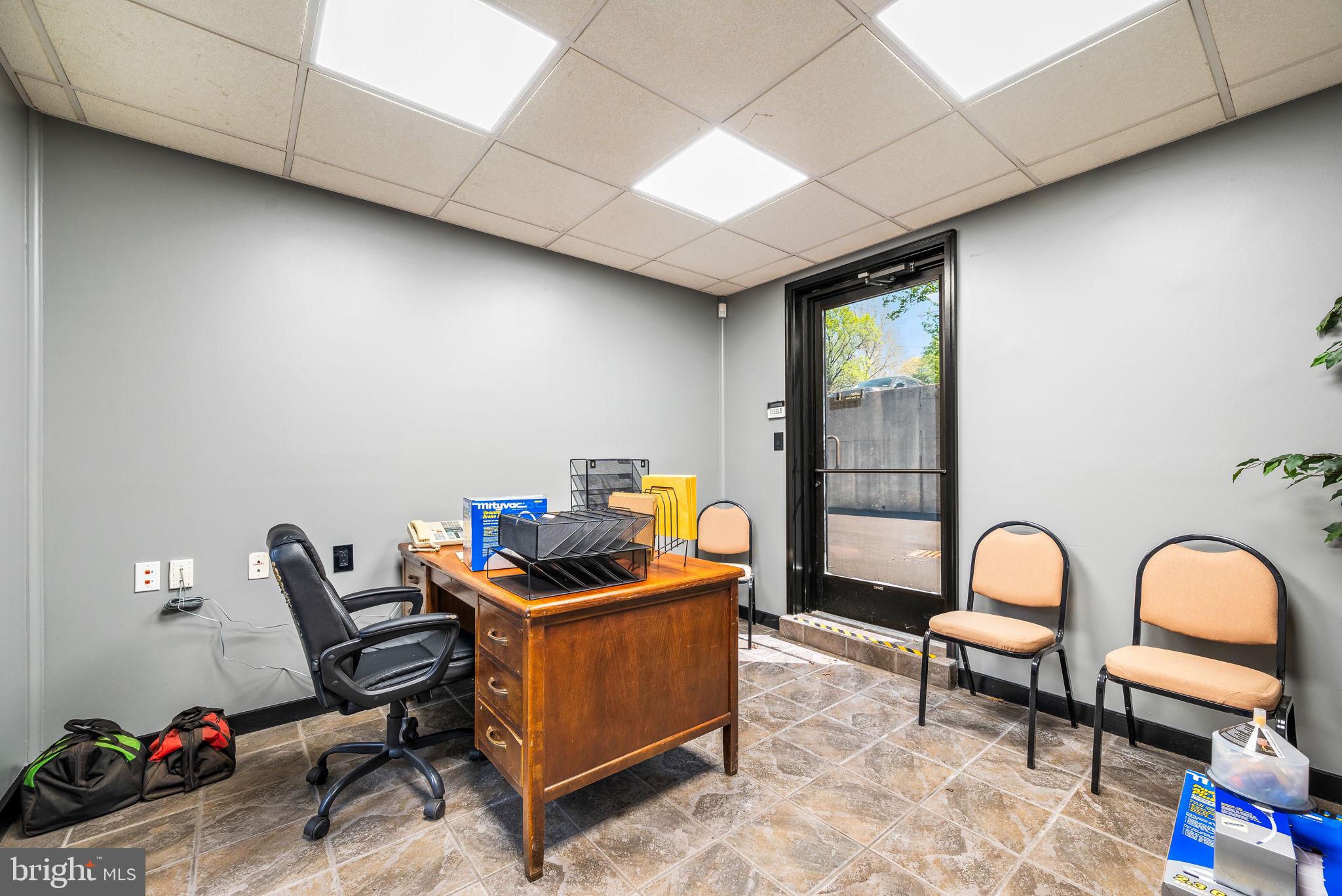 1851 POTTSTOWN PIKE