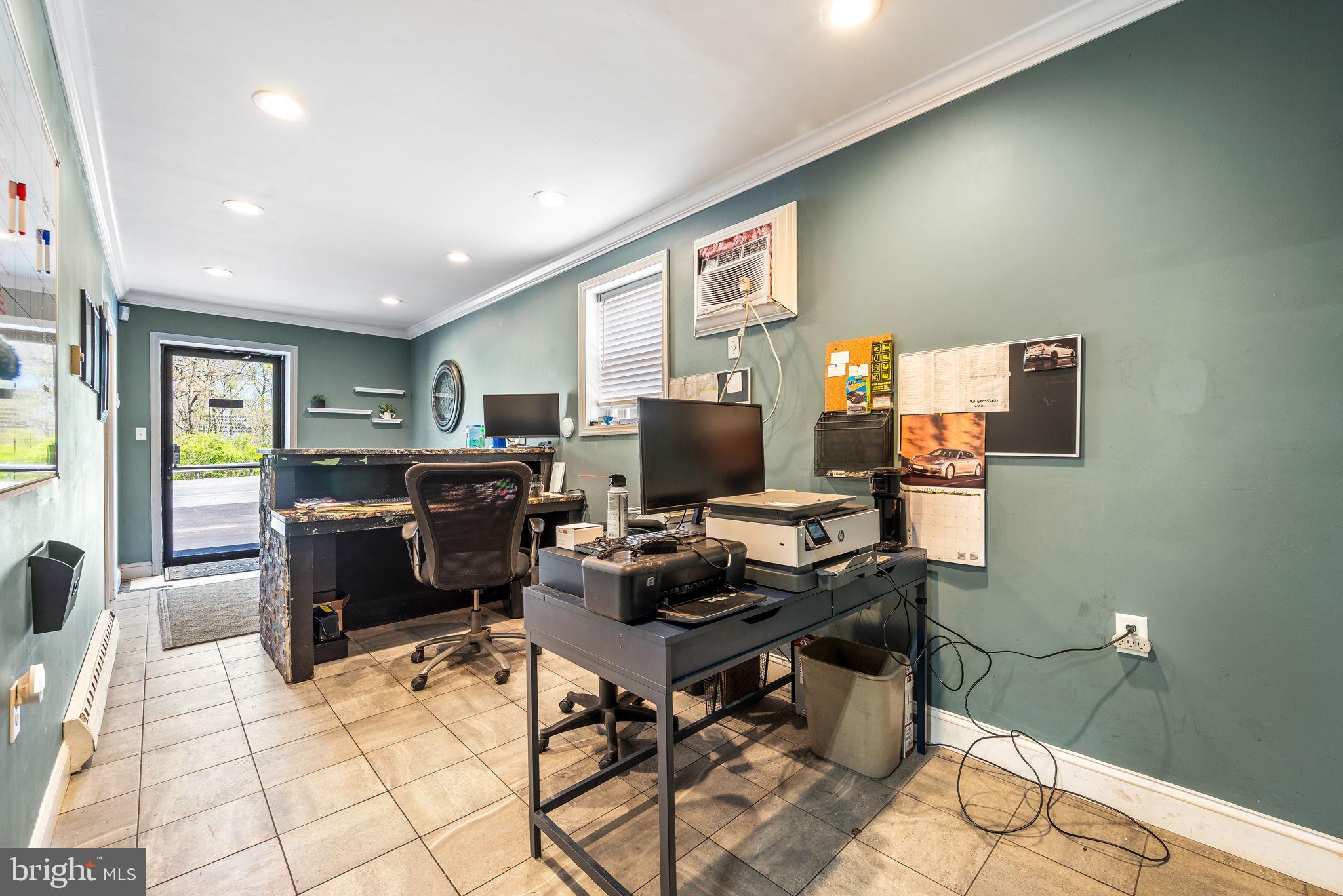 1851 POTTSTOWN PIKE