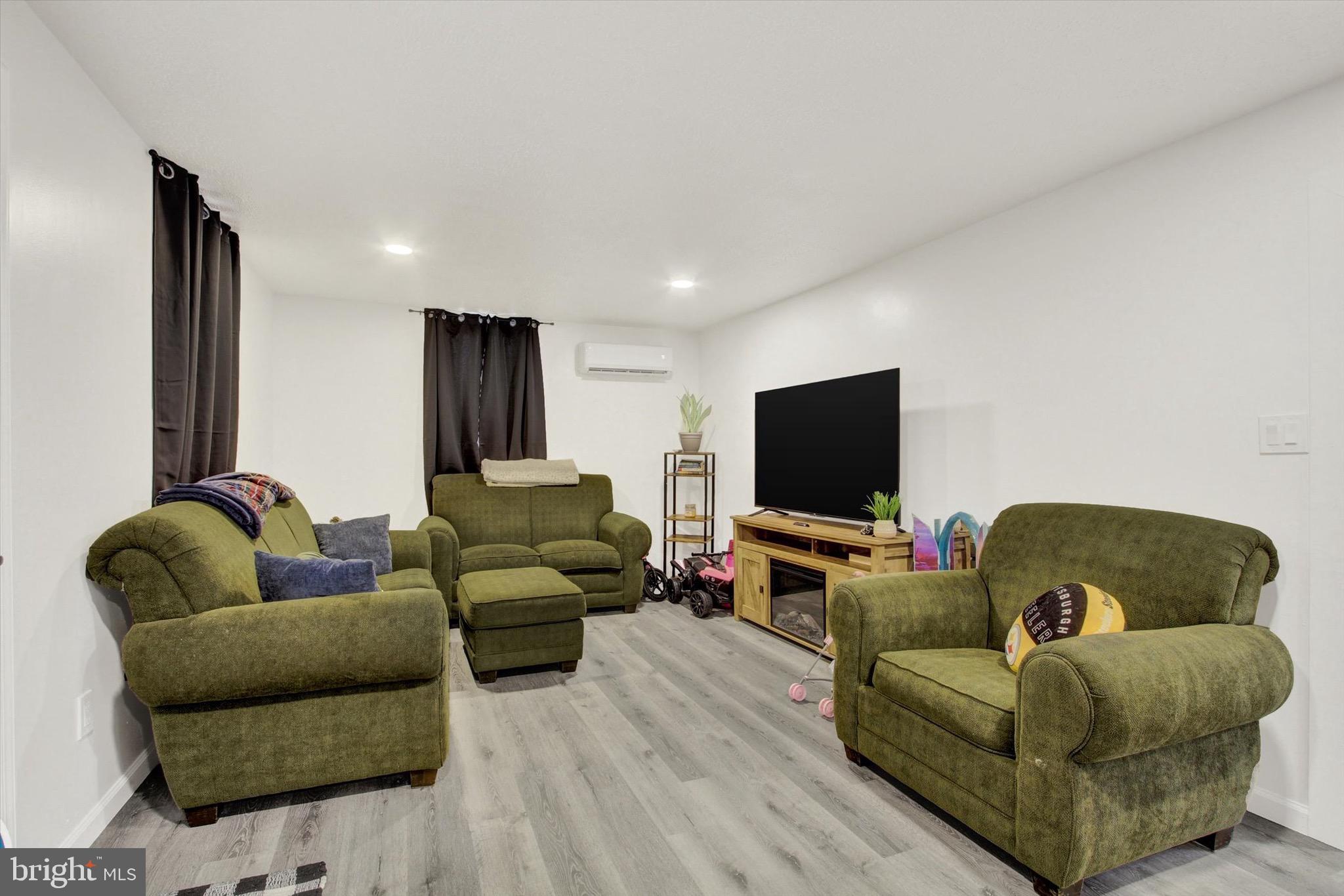 1160 BEECHERSTOWN ROAD