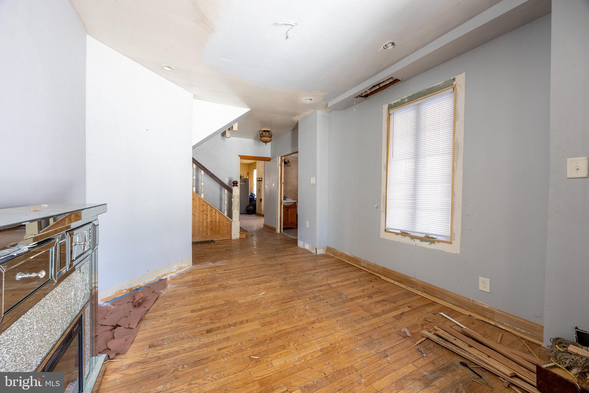 SHARON HILL - Residential