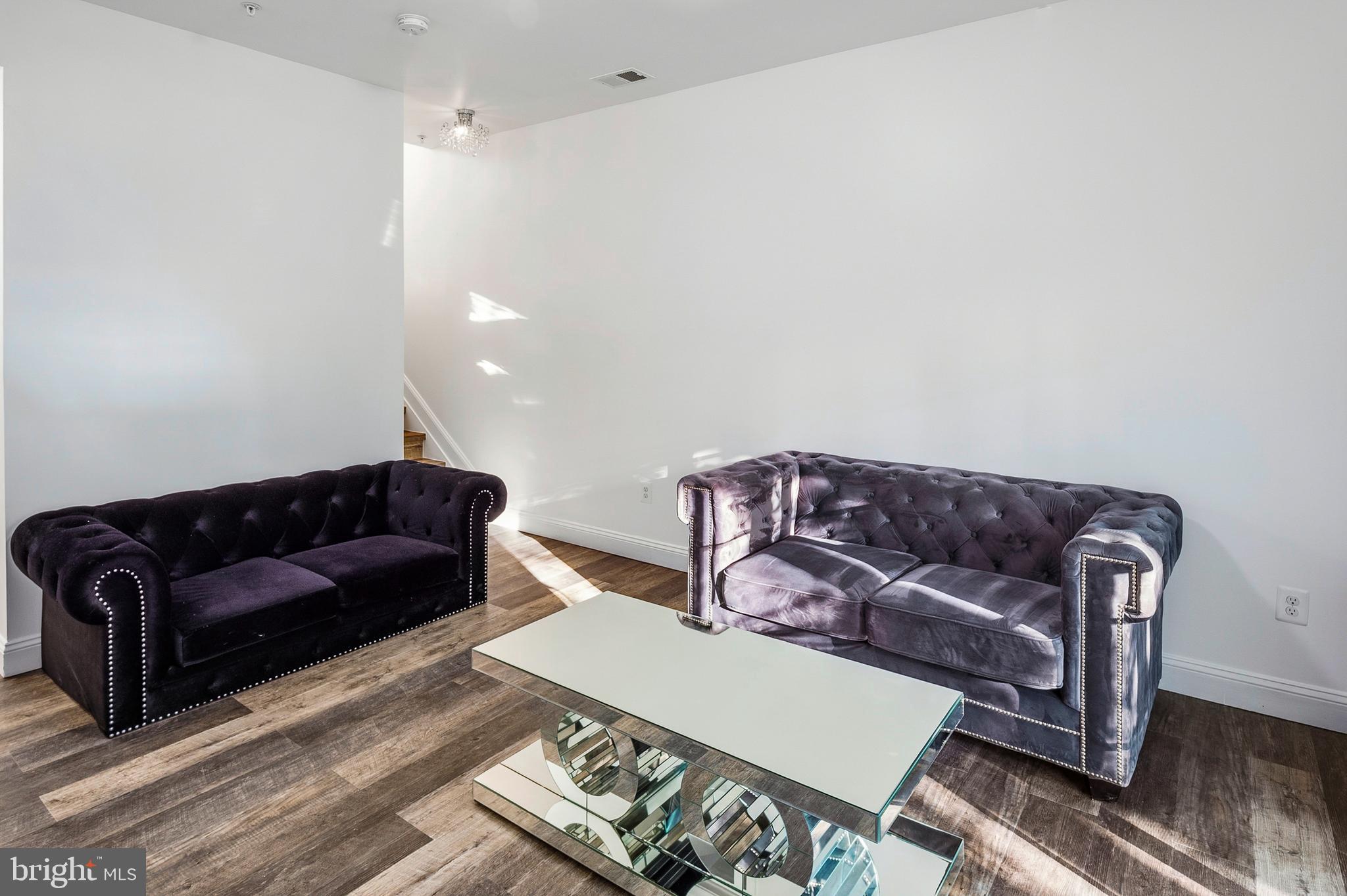 33 GREENSBOROUGH ROAD