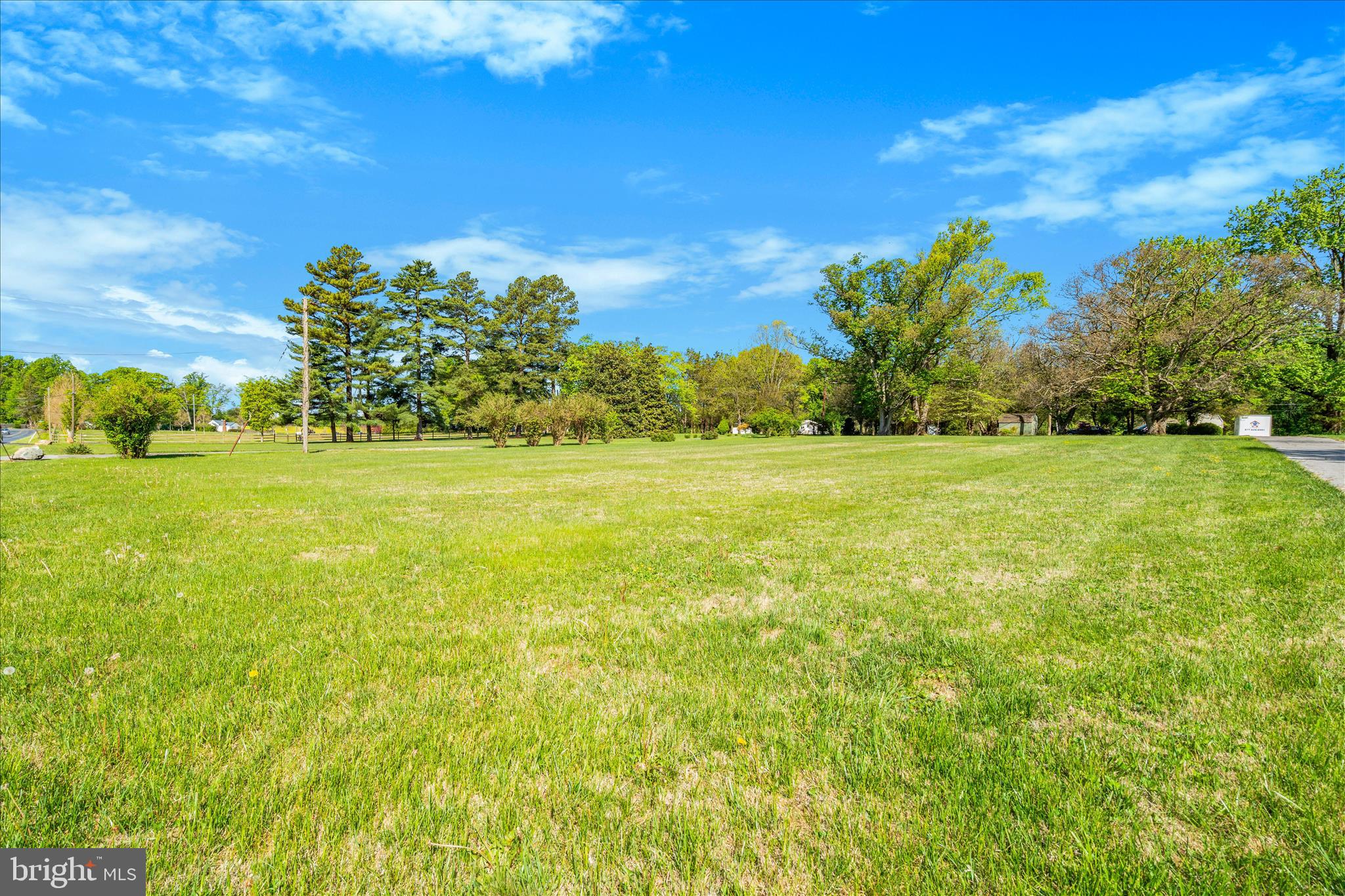 LAYTONSVILLE OUTSIDE - Residential