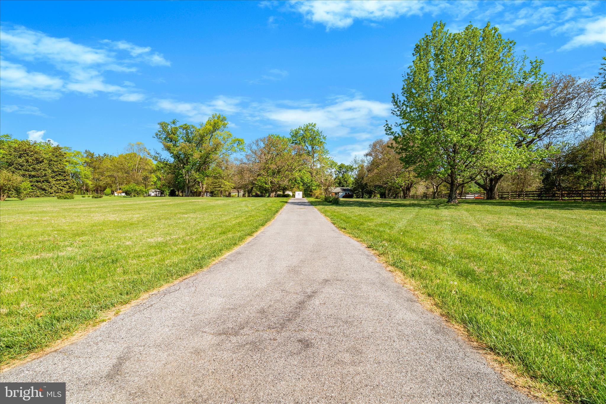 LAYTONSVILLE OUTSIDE - Residential
