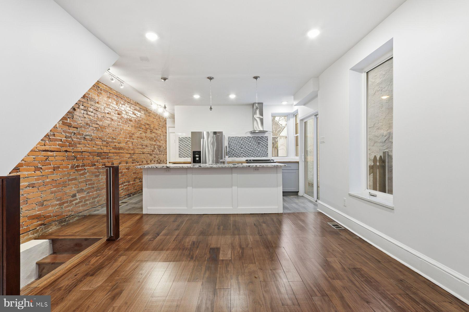 7815 GERMANTOWN AVENUE