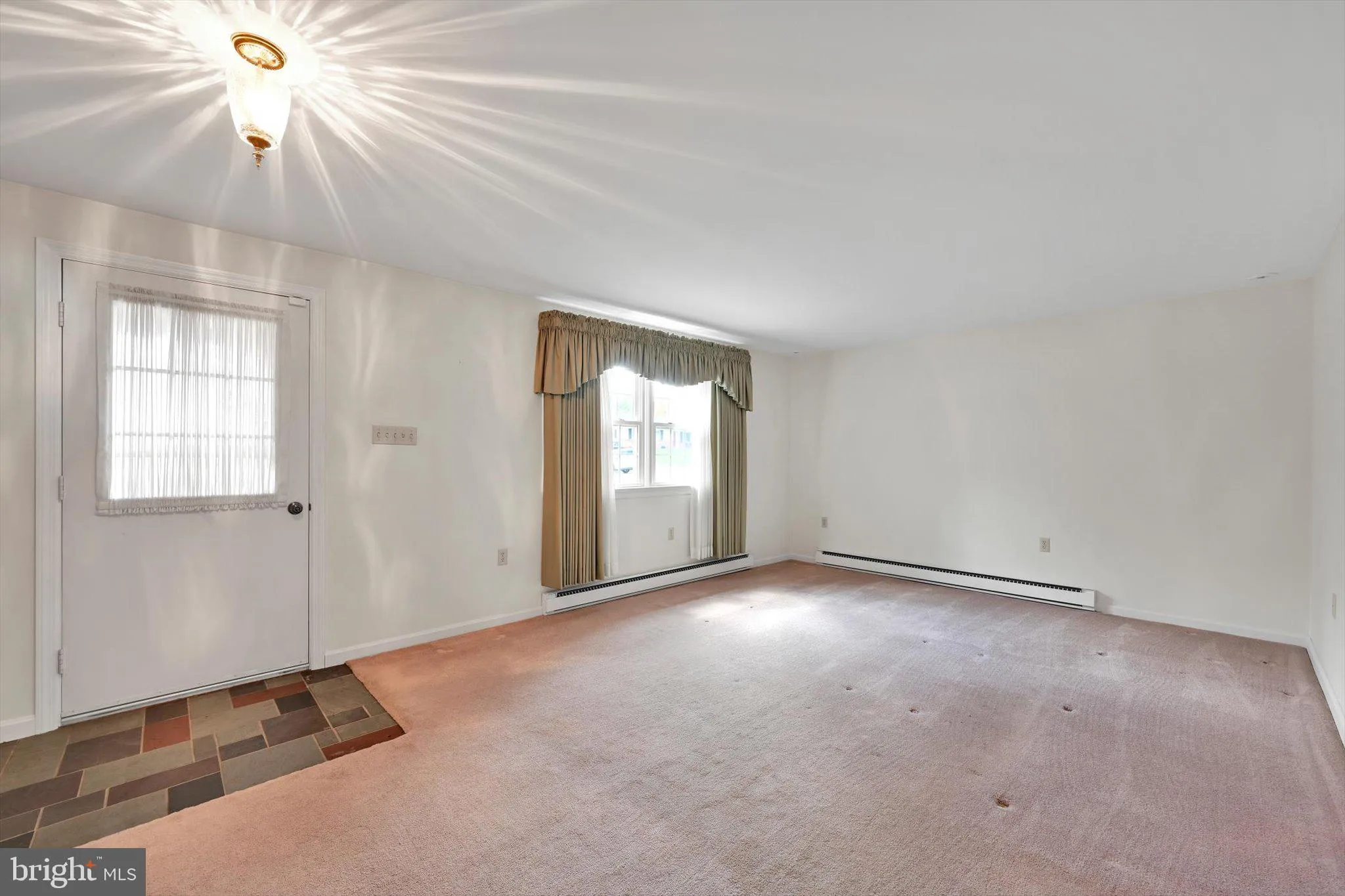 Strasburg, Pennsylvania 17579, United States, 4 Bedrooms Bedrooms, ,2 BathroomsBathrooms,Residential,Active,109044