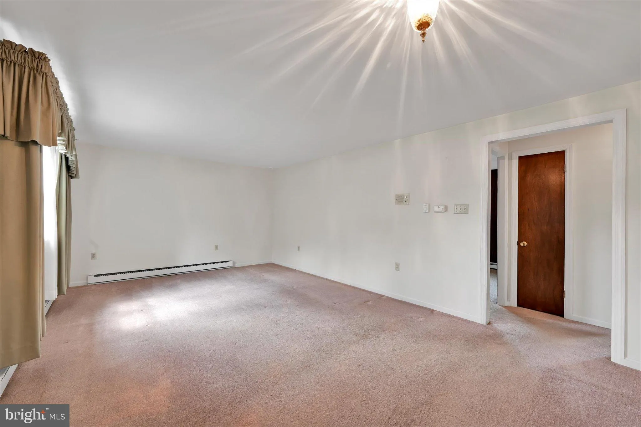 Strasburg, Pennsylvania 17579, United States, 4 Bedrooms Bedrooms, ,2 BathroomsBathrooms,Residential,Active,109044