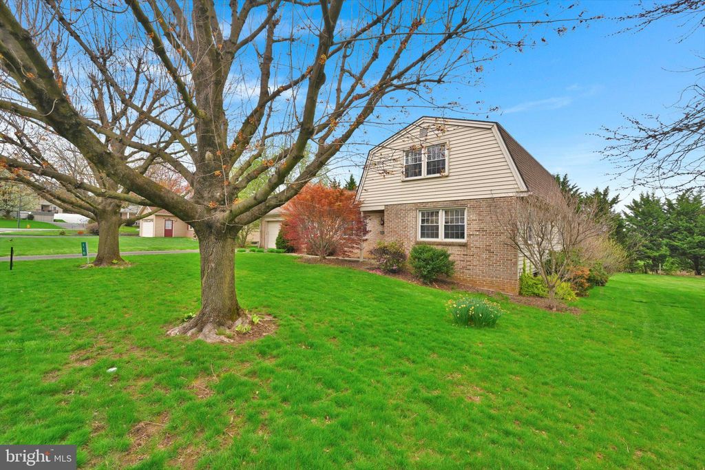 Photo of 110 Pleasant View Drive, STRASBURG, PA 17579 (MLS # PALA2068102)