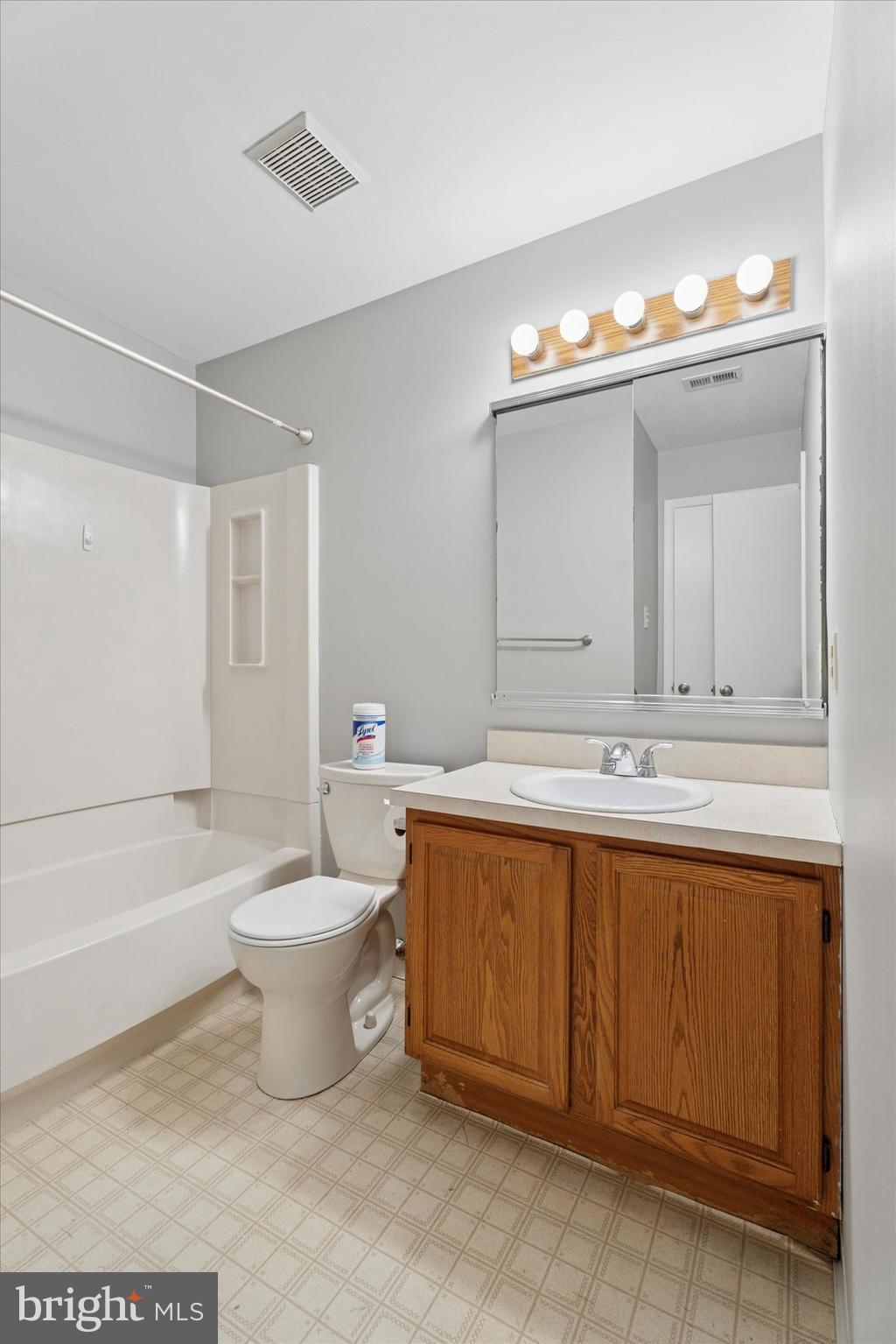 MEWS AT WYCKFORD C - Residential Lease