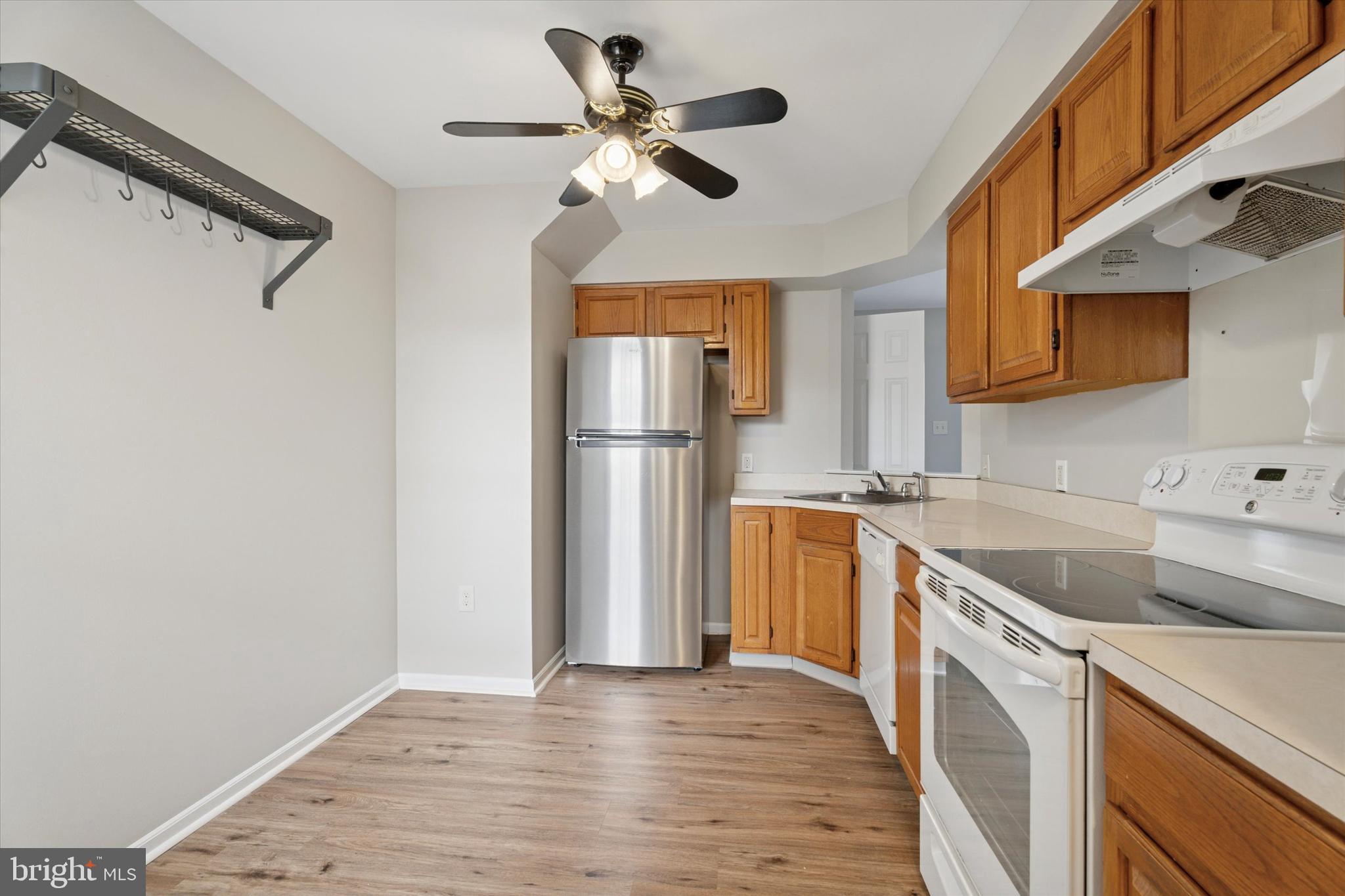 MEWS AT WYCKFORD C - Residential Lease