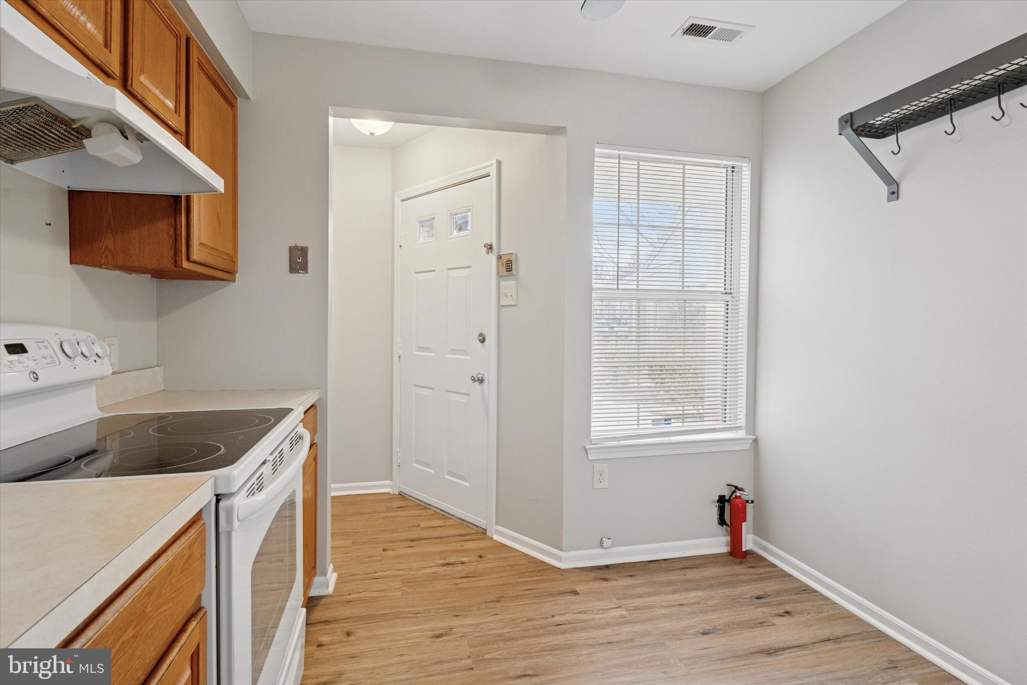 MEWS AT WYCKFORD C - Residential Lease