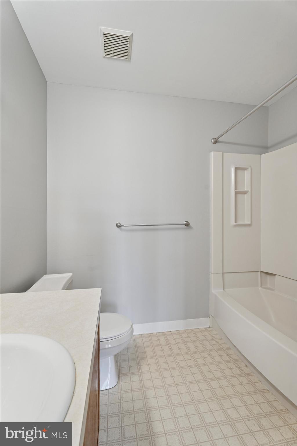 MEWS AT WYCKFORD C - Residential Lease