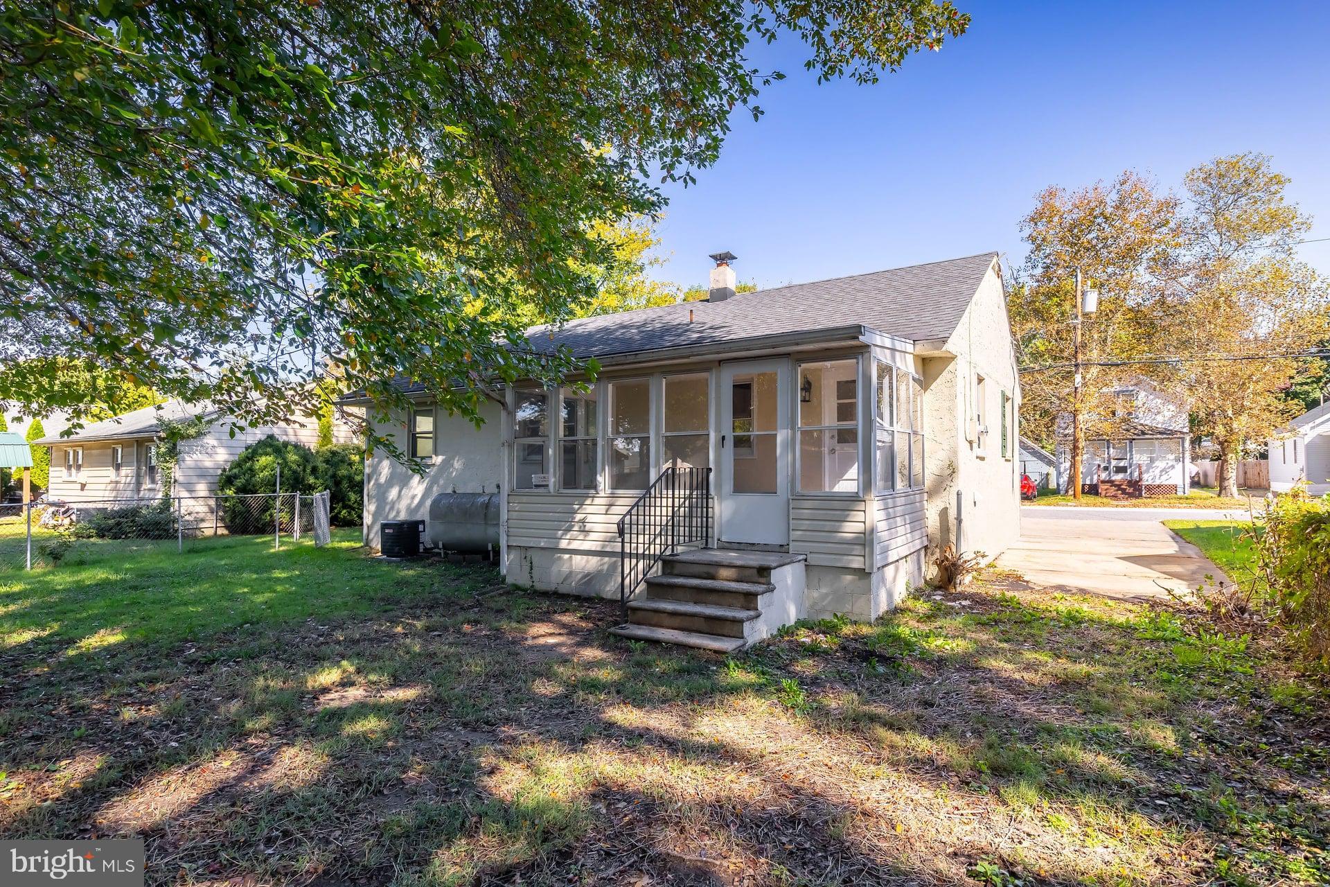 29 HARDING AVENUE