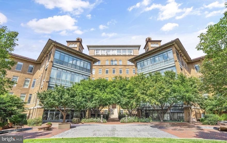 This is a gorgeous 3 bedroom, 3.5 bathroom condominium at The Columbia Residences.  The  home offers the best in city living with a large living room including a beautifully designed fireplace. The kitchen is an open concept design with top of the line appliances. There's also an additional  entertainment room for television viewing and enjoying a good book. Floor to ceiling windows welcome sunlight in throughout the day.  A huge outdoor deck is a perfect place  for large social gatherings. Three garage parkings spot are included and several storage units.