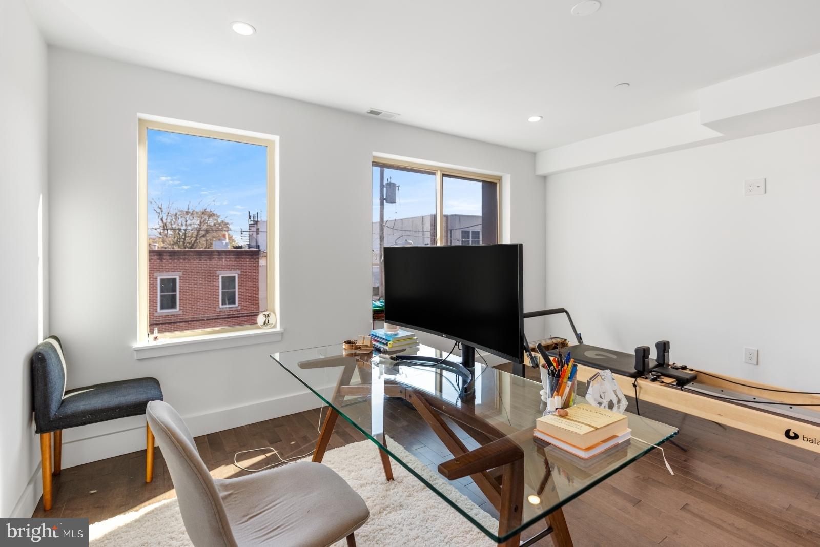 POINT BREEZE - Residential