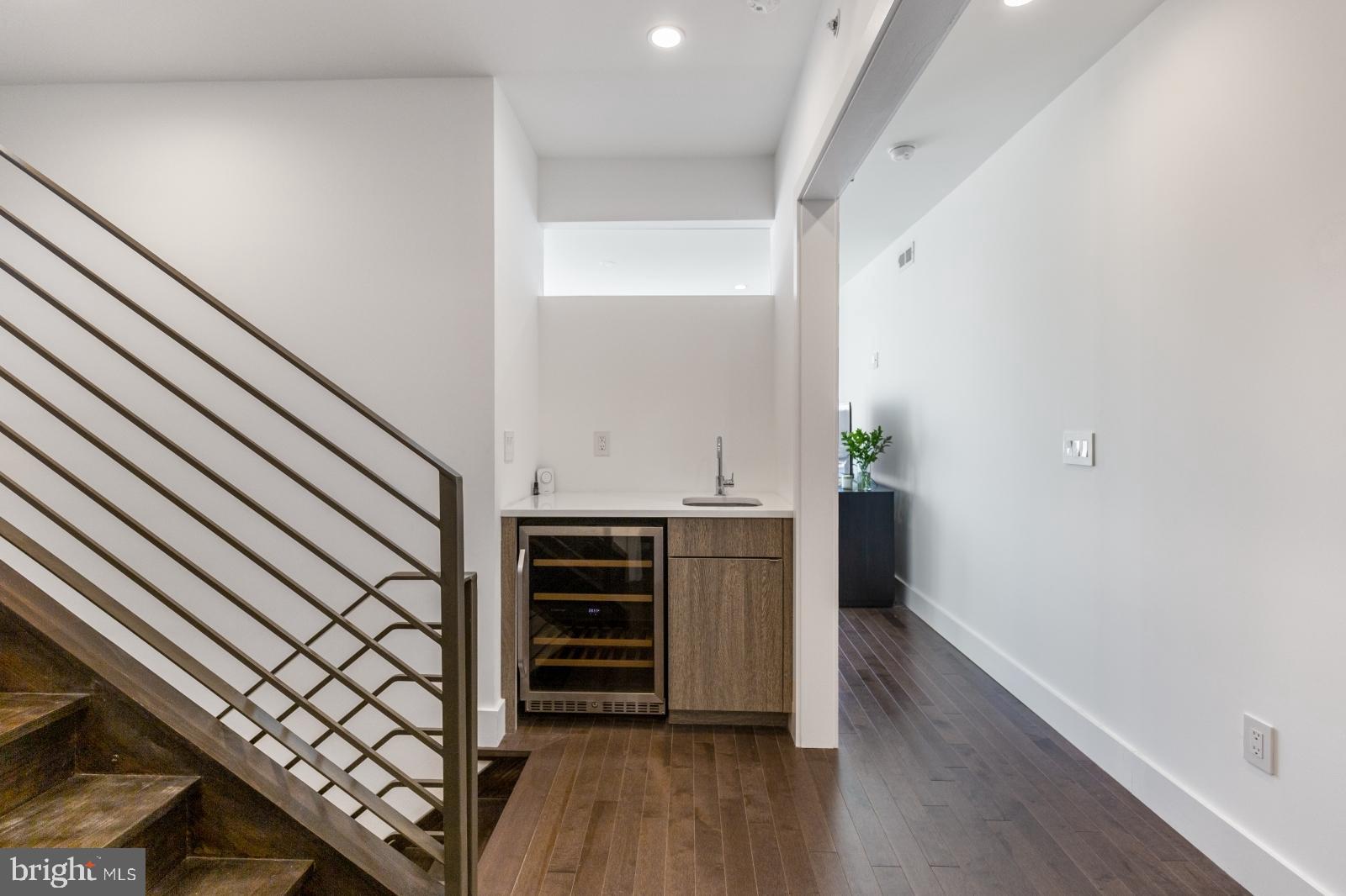 POINT BREEZE - Residential