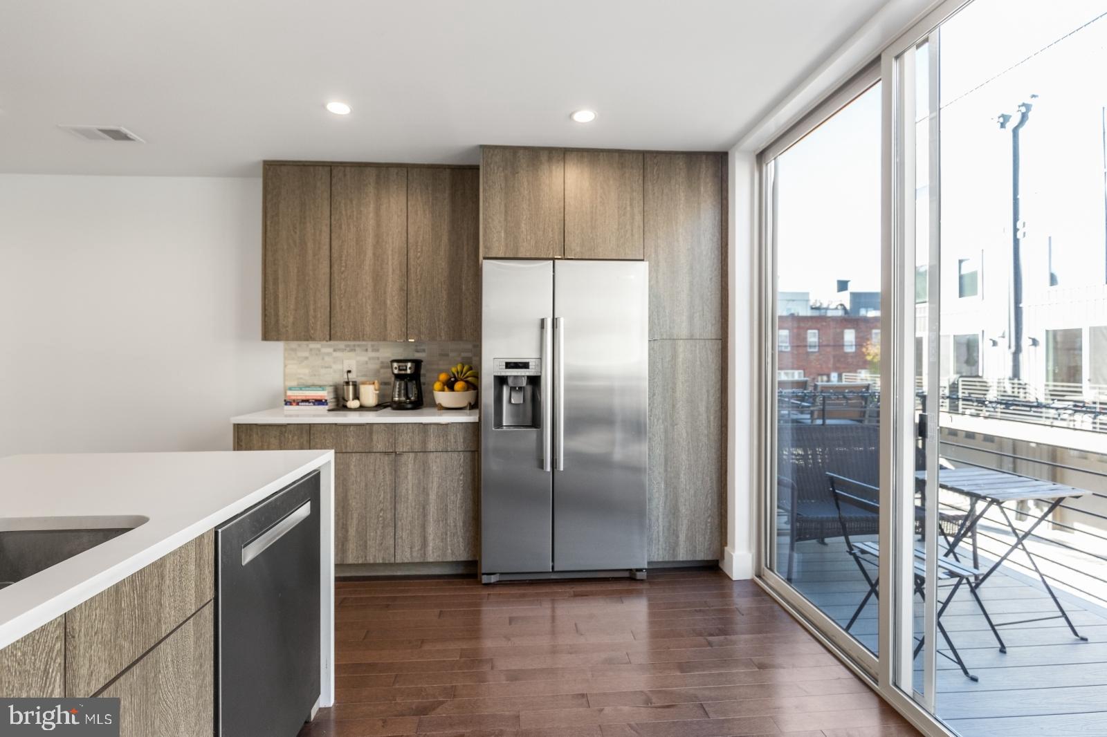 POINT BREEZE - Residential