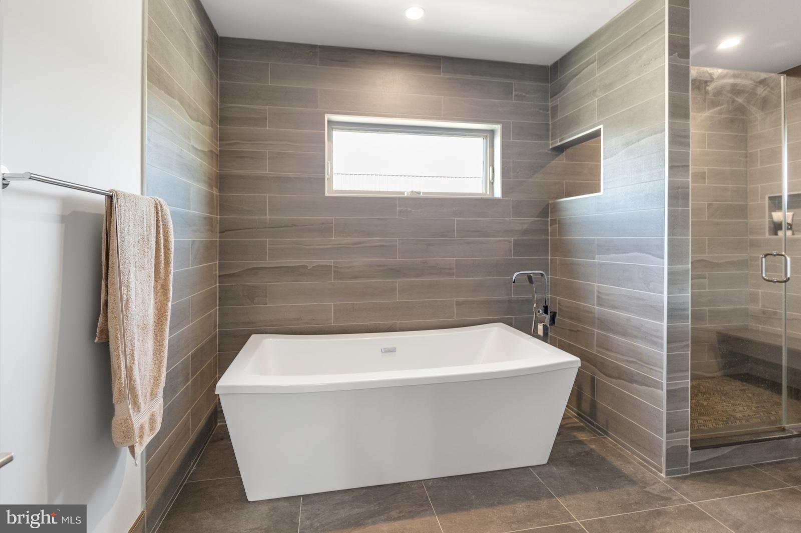 POINT BREEZE - Residential