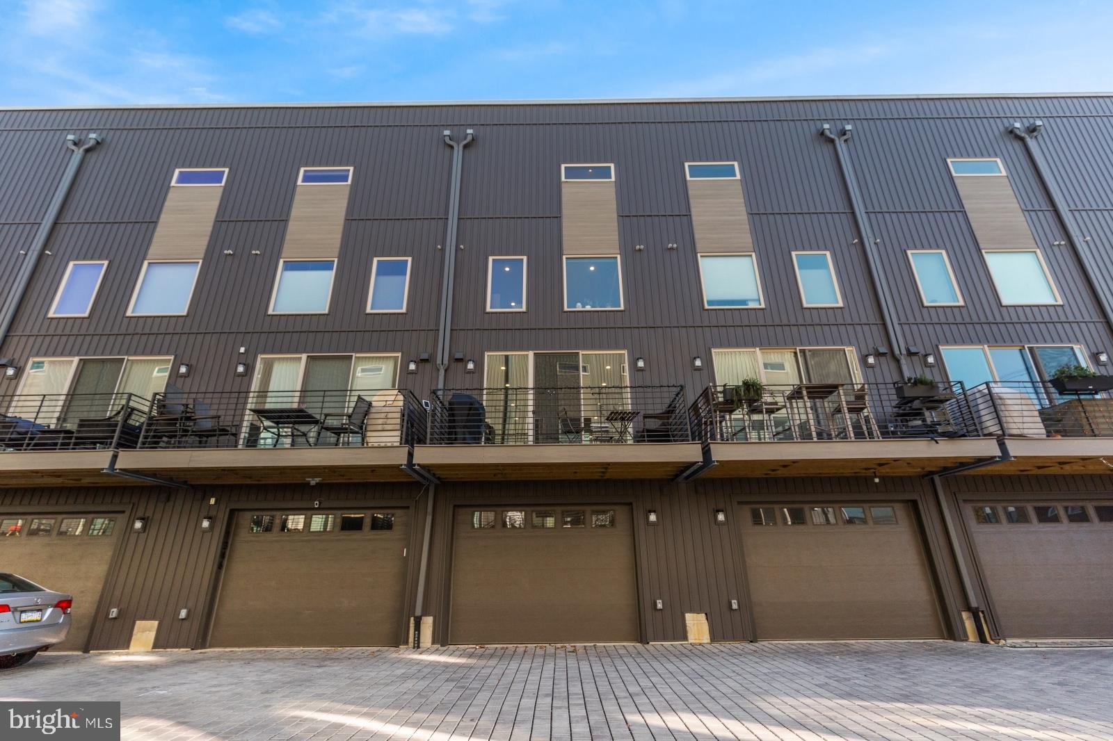 POINT BREEZE - Residential