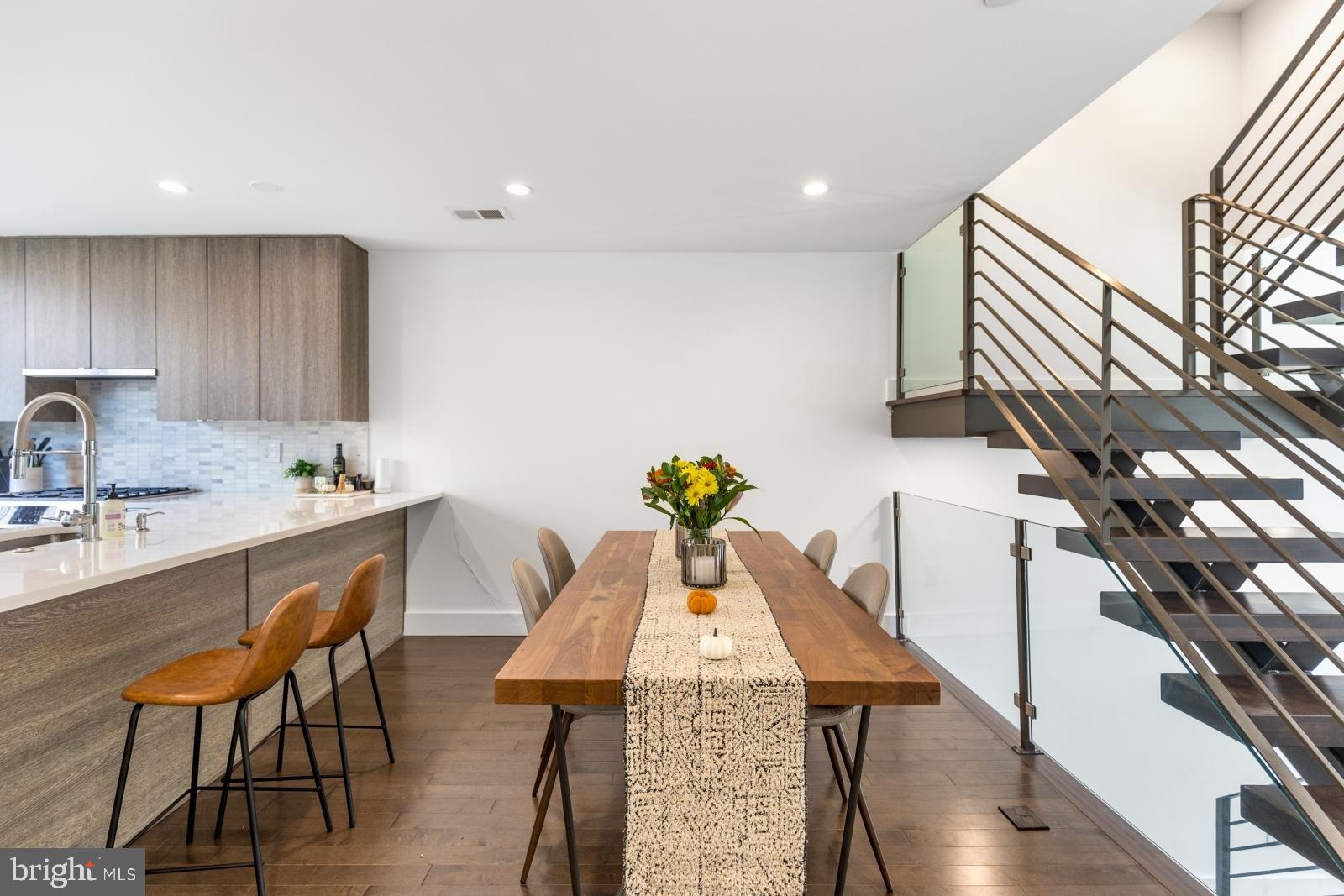 POINT BREEZE - Residential