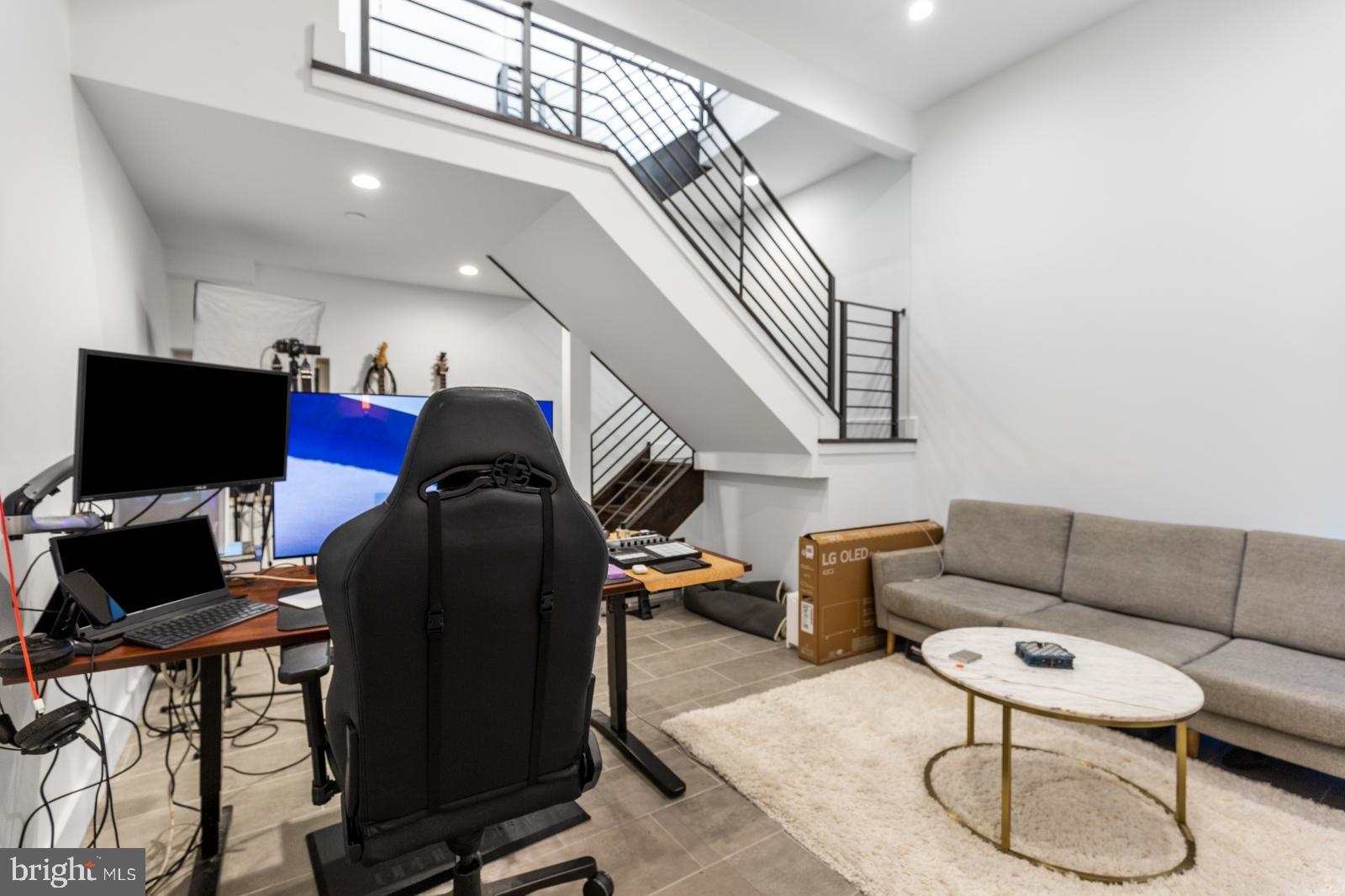 POINT BREEZE - Residential