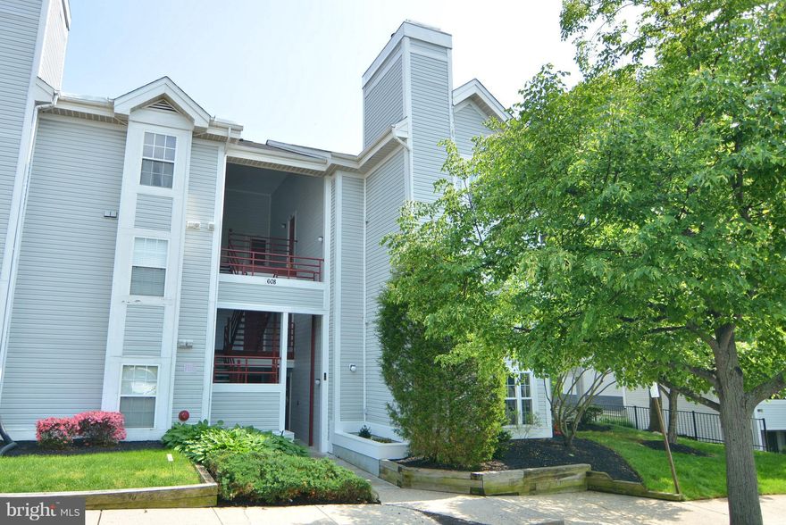 NEW NEUTRAL FLOORING & FRESH PAINT THROUGHOUT**NEW STAINLESS STEEL APPLIANCES**MASTER SUITE WITH PRIVATE BALCONY**BACKS TO WOODS**QUICK ACCESS TO MAJOR HIGHWAYS FOR EASY COMMUTE**NEARBY SHOPPING, RESTAURANTS, & RECREATION**SEE IT TODAY!!