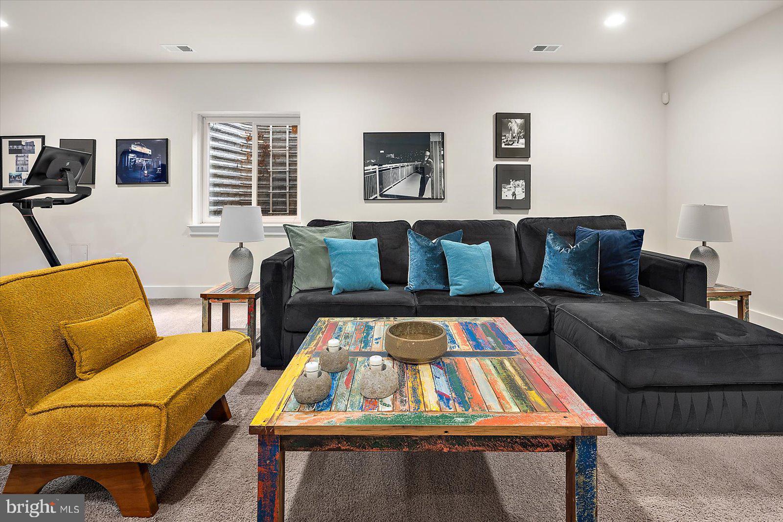 PRIMROSE HILL - Residential