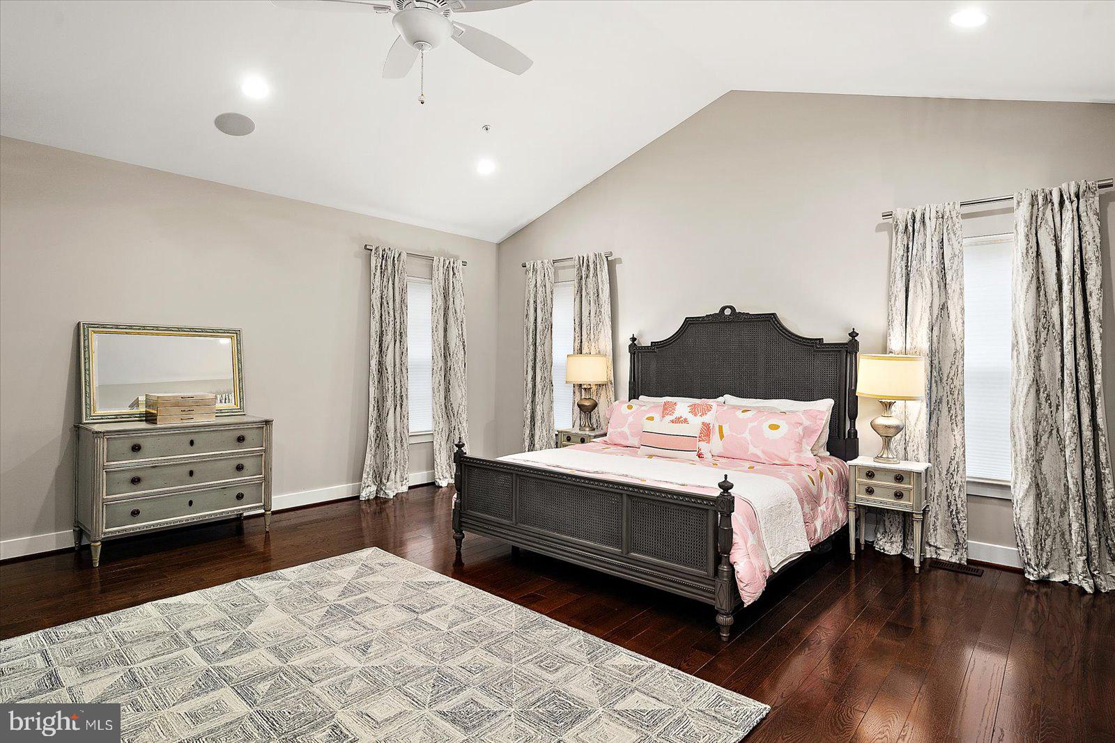 PRIMROSE HILL - Residential