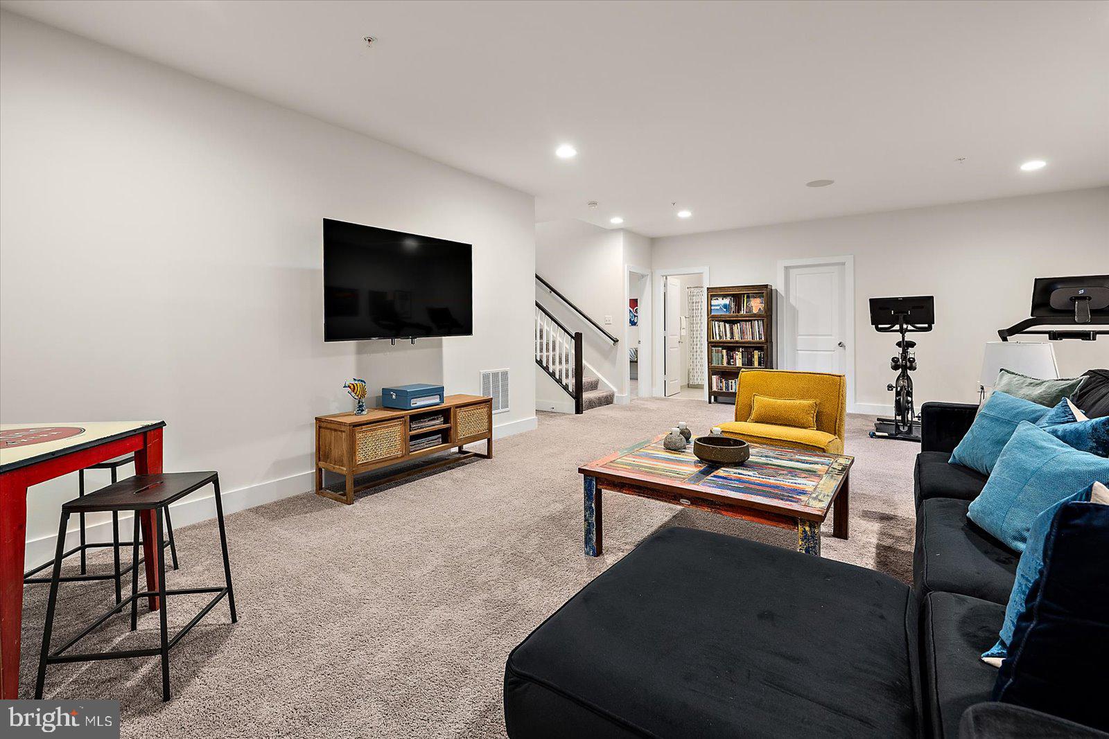 PRIMROSE HILL - Residential